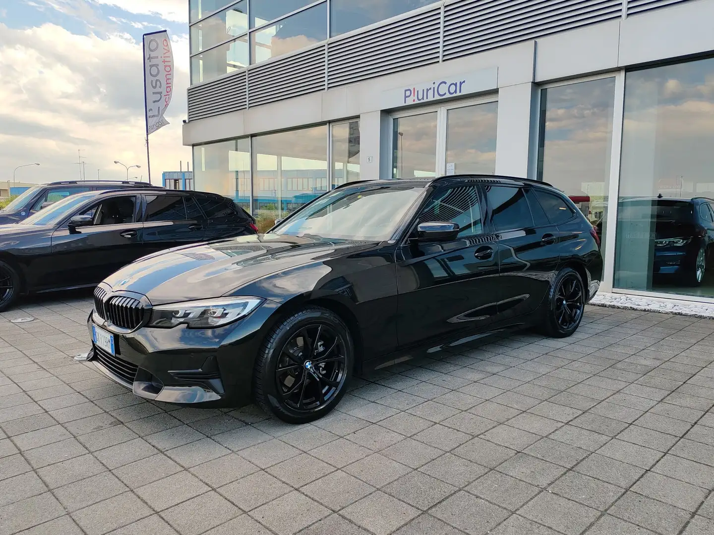 BMW 318 d 48V Touring Sport FariLED Navi Sensori+Camera Noir - 1
