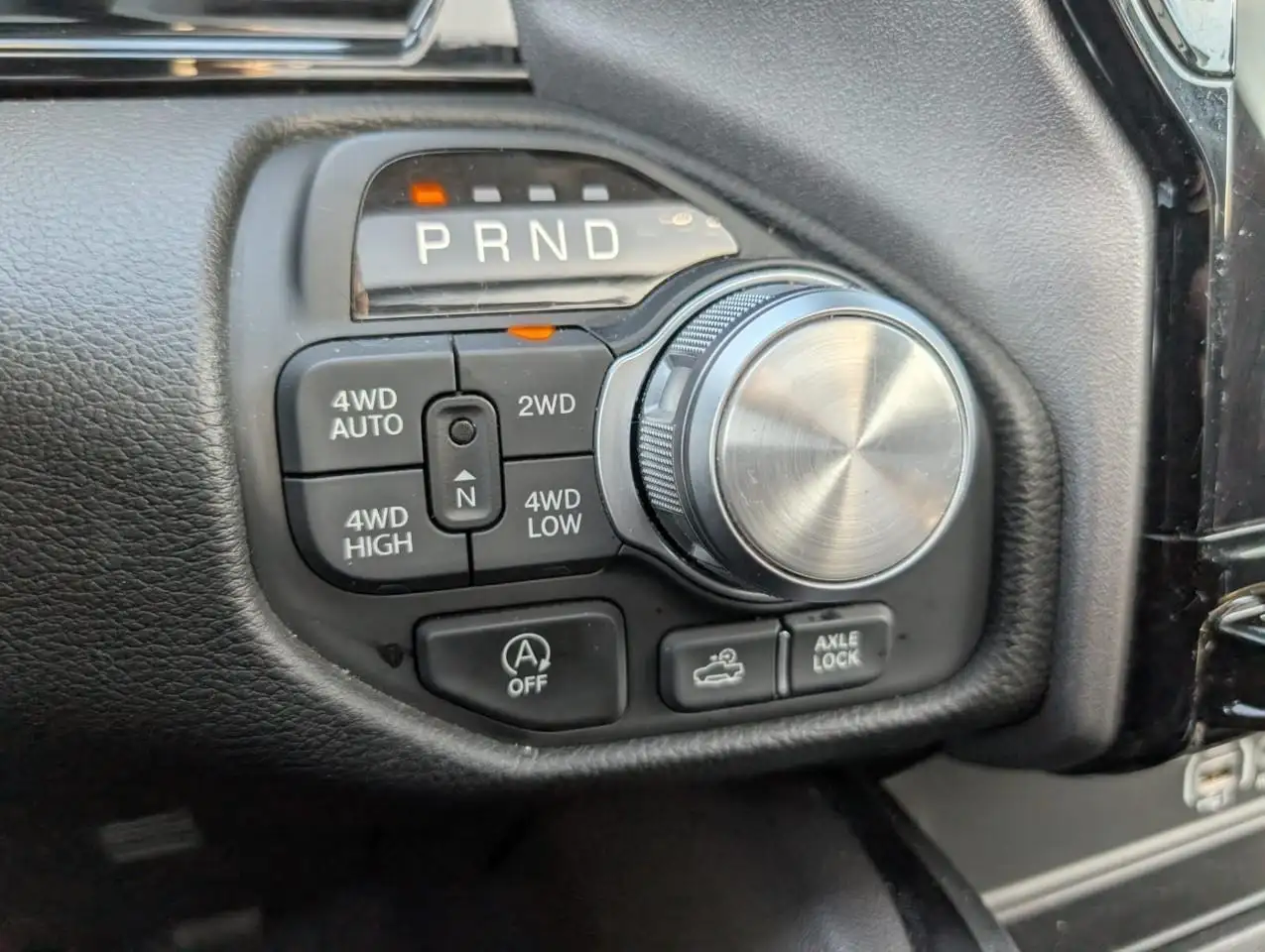 RAM 1500 снимка RAM 1500