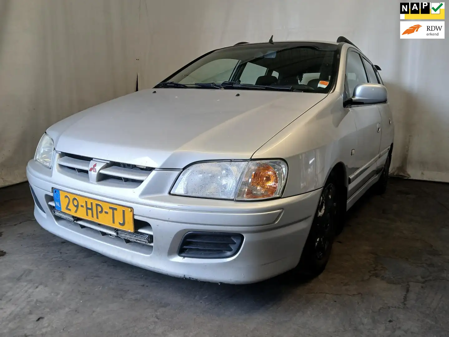 Mitsubishi Space Star 1.6 Comfort - Airco - Schade Grijs - 1