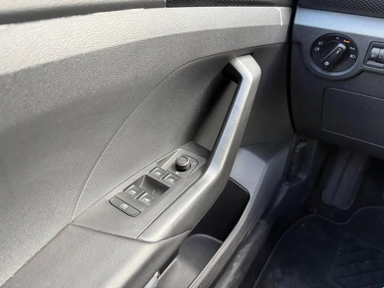 Volkswagen T-Cross 1.0 TSI Life LED CarPlay Adaptive Cruise N, миниатюра 18