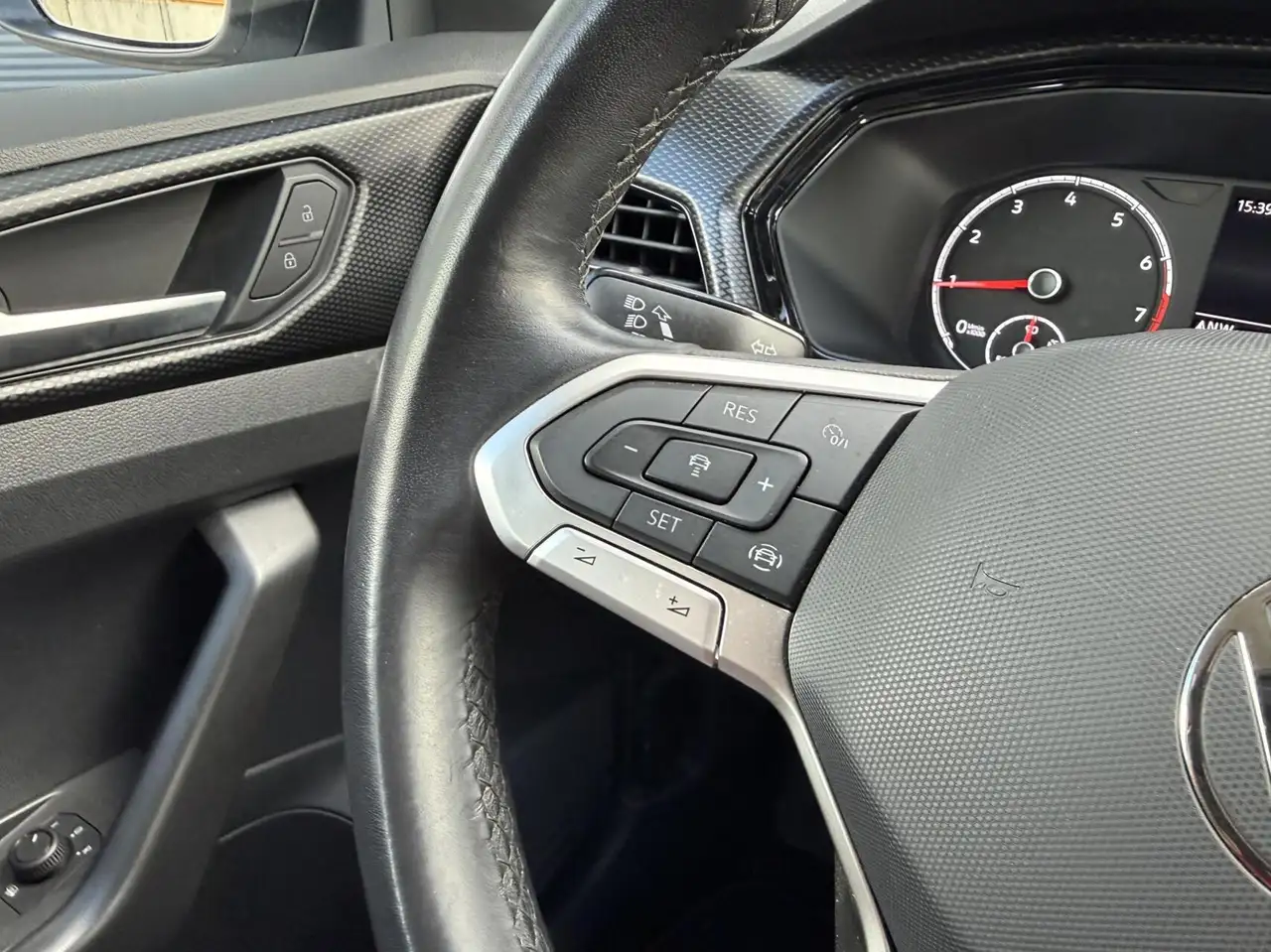 Volkswagen T-Cross 1.0 TSI Life LED CarPlay Adaptive Cruise N, миниатюра 10