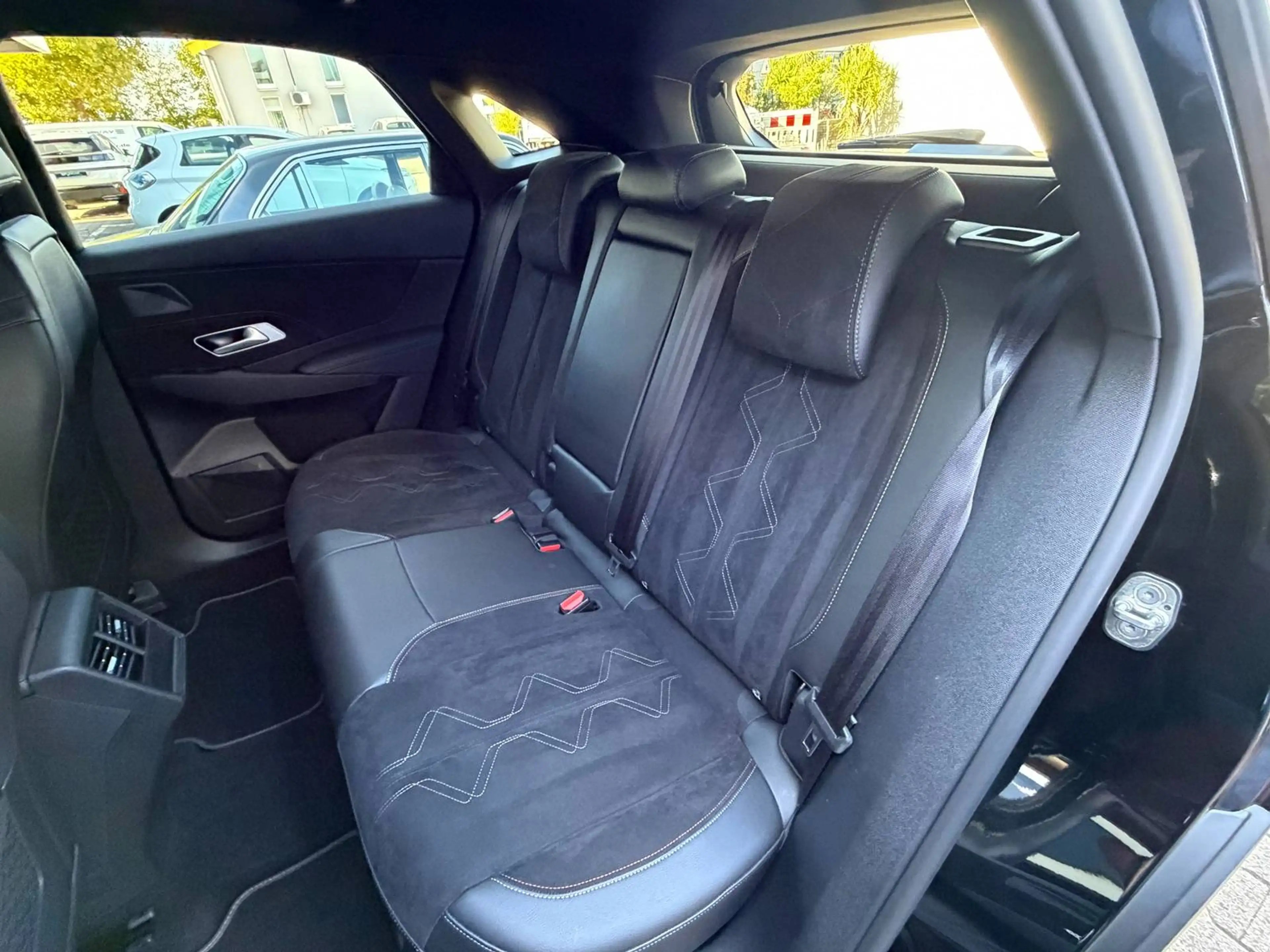 DS Automobiles DS 7 Crossback DS7 Performance Line+ BlueHDI 130 EAT8,Alcantara — photo 12
