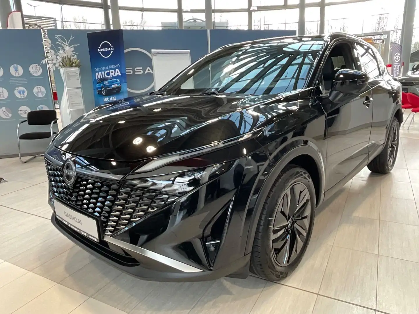 Nissan Qashqai 1.3 DIG-T MHEV Tekna ACC+LED+Bose+Pano Schwarz - 1