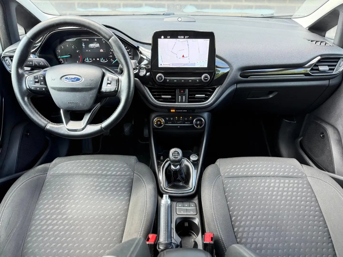 Ford Fiesta 1.0 EcoBoost Titanium |Navi|Carplay|Camera|B&O|PDC Grijs - 2