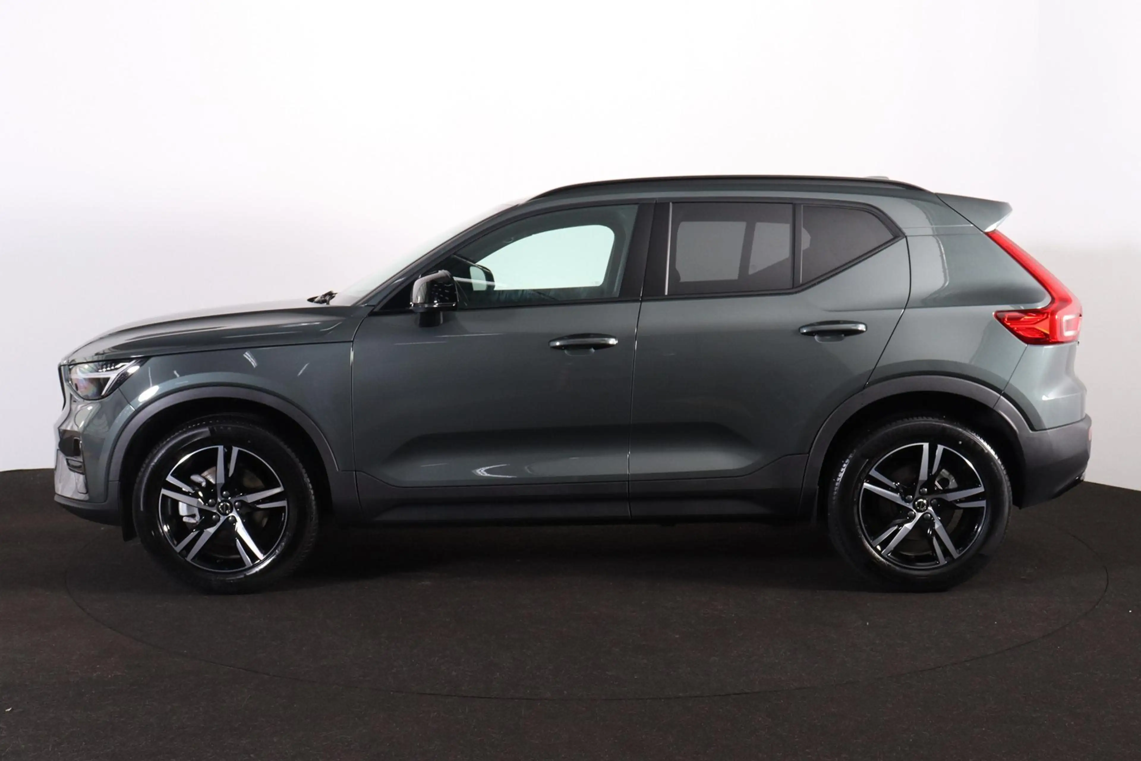 Volvo XC40 B4 Plus Dark - Panorama/schuifdak - IntelliSafe As — photo 3