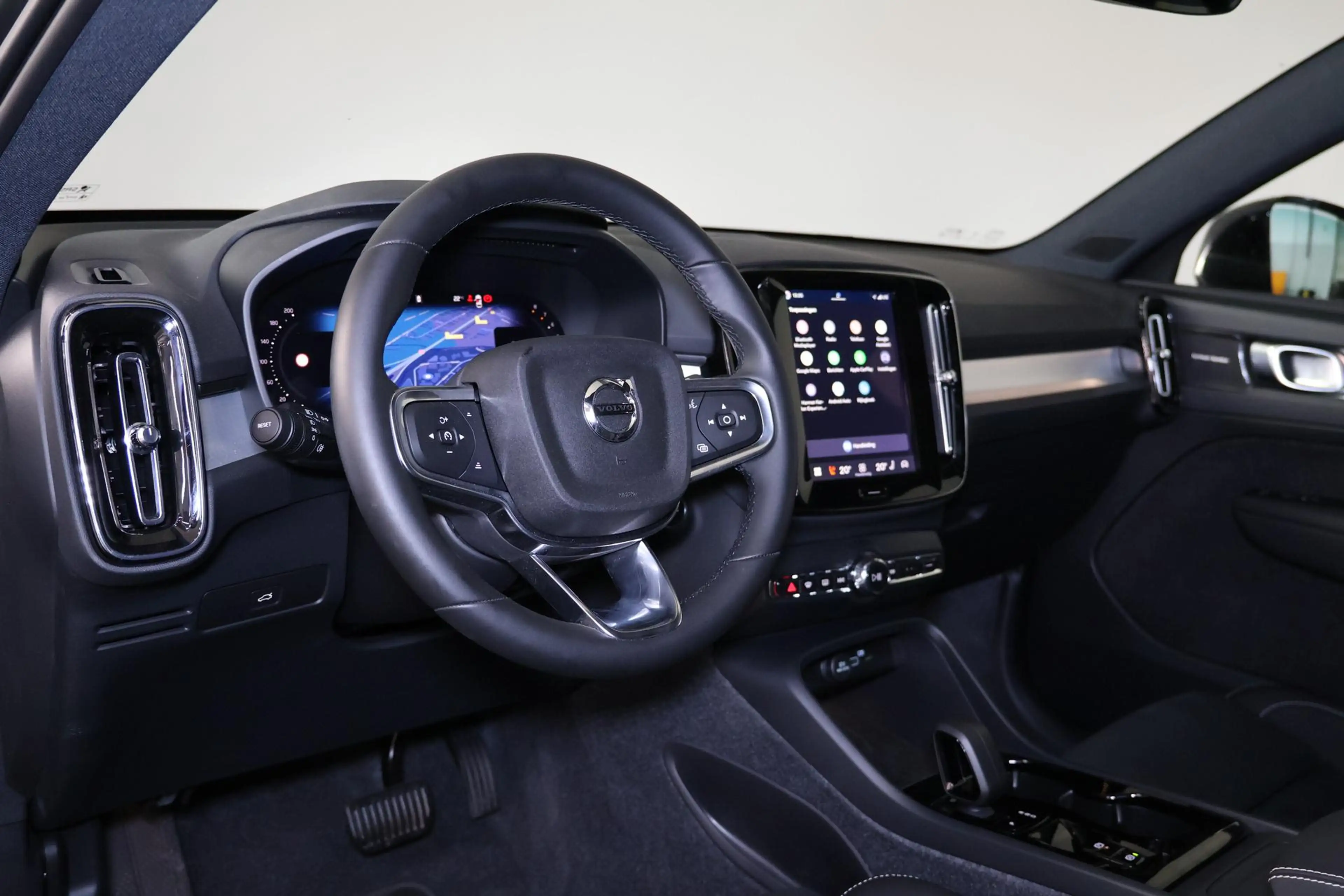Volvo XC40 B4 Plus Dark - Panorama/schuifdak - IntelliSafe As — photo 13