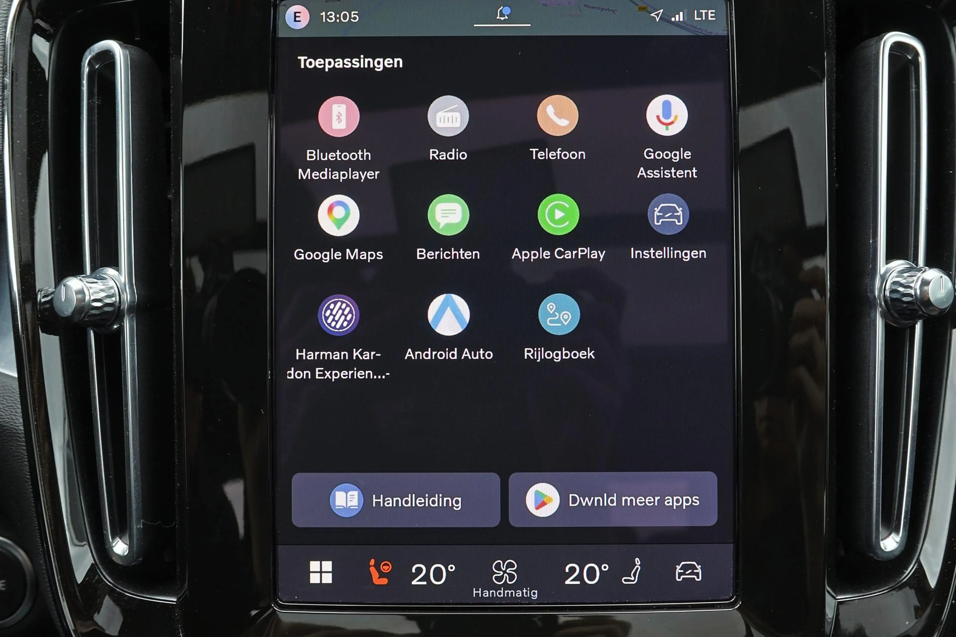 Volvo XC40 B4 Plus Dark - Panorama/schuifdak - IntelliSafe As — photo 6