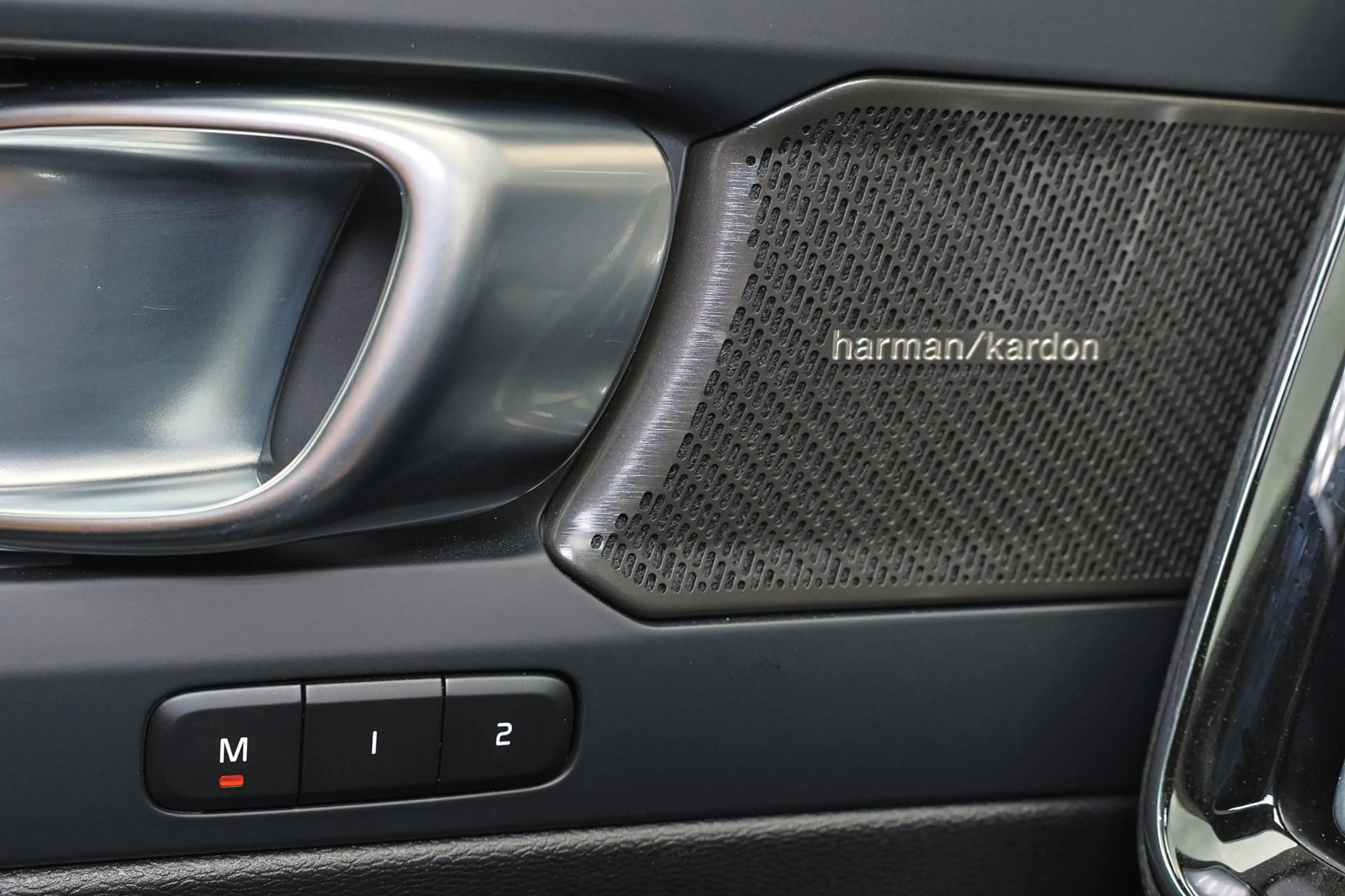 Volvo XC40 B4 Plus Dark - Panorama/schuifdak - IntelliSafe As — photo 11