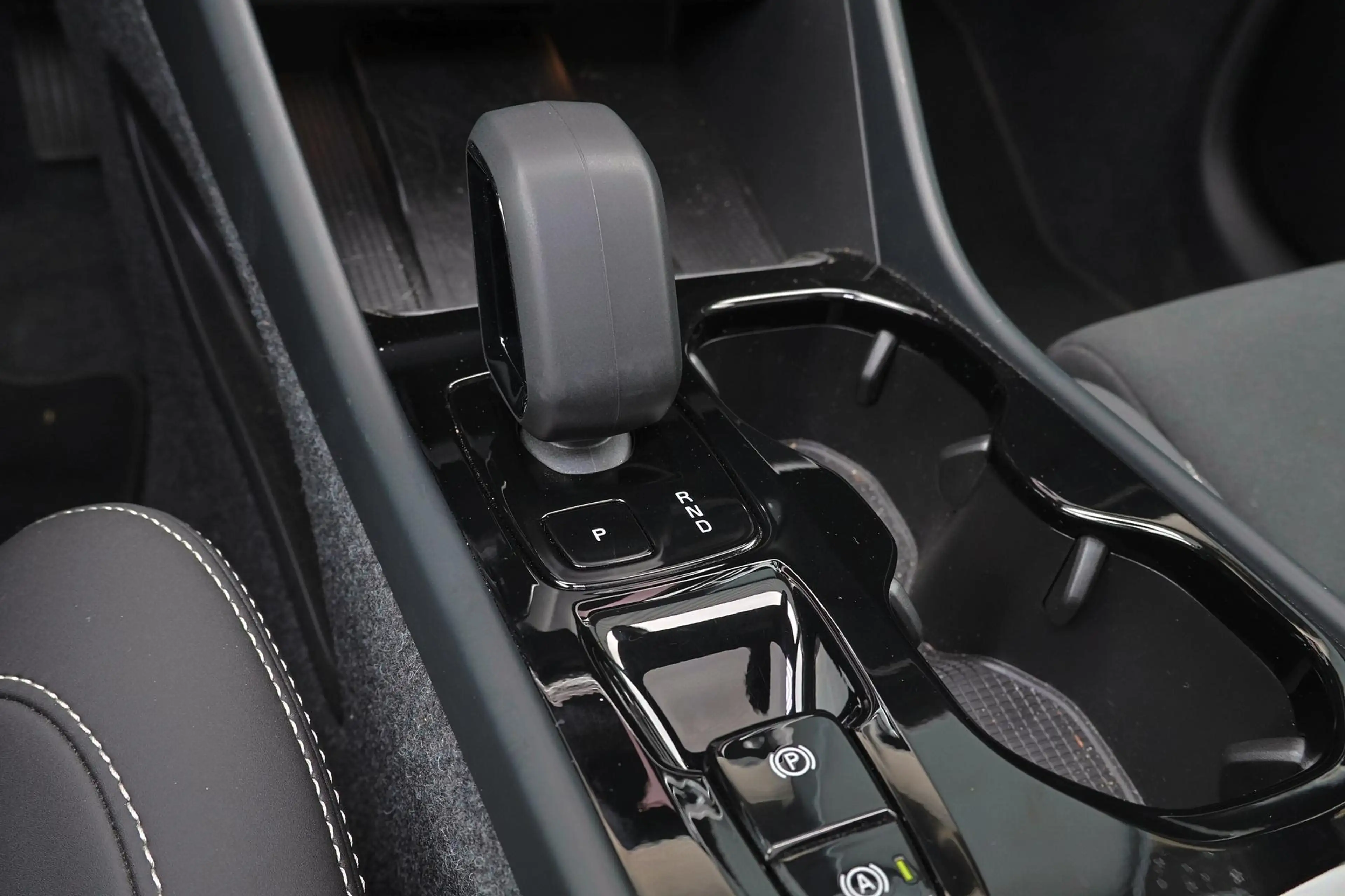 Volvo XC40 B4 Plus Dark - Panorama/schuifdak - IntelliSafe As — photo 10