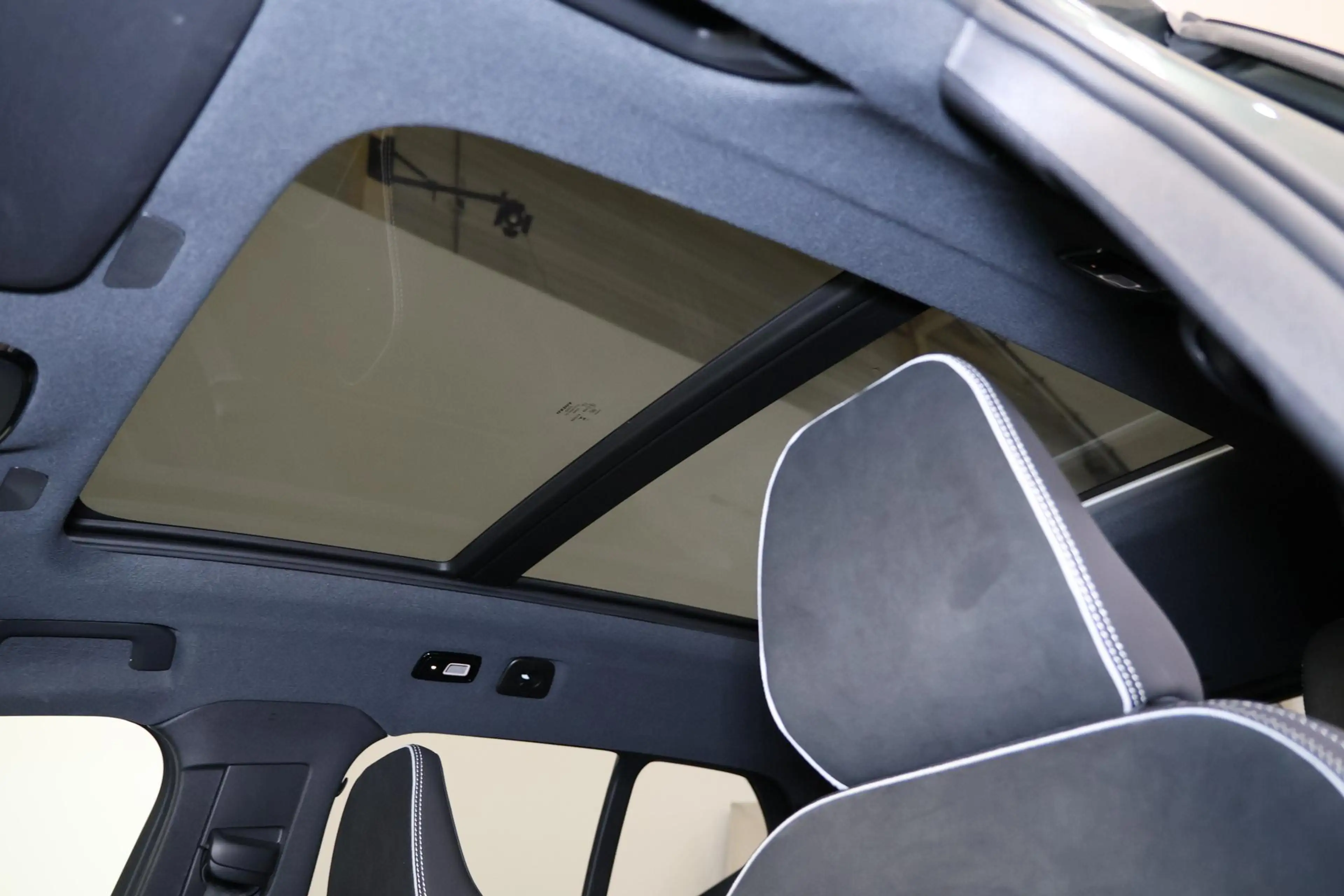 Volvo XC40 B4 Plus Dark - Panorama/schuifdak - IntelliSafe As — photo 5