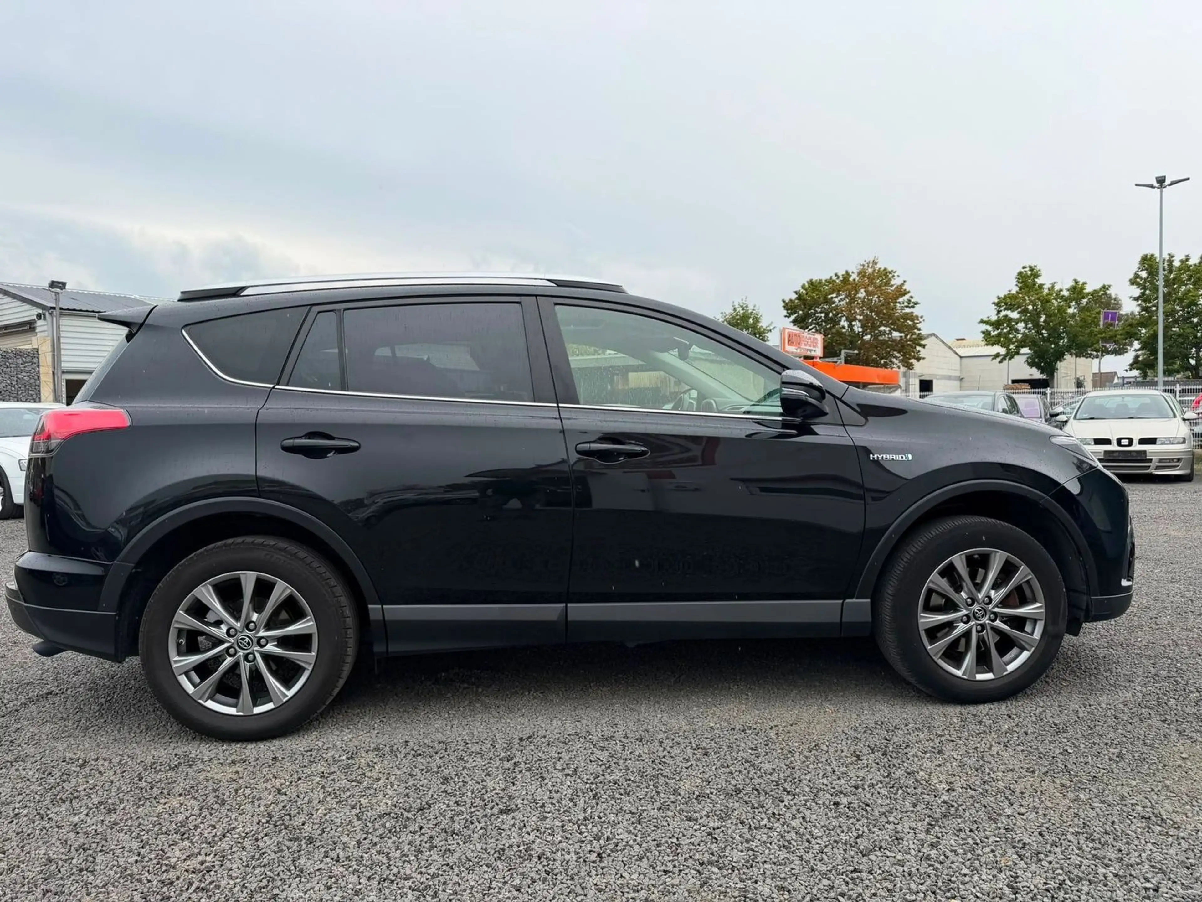 Toyota RAV 4 Hybrid Executive aus Rentnerhand Navi Leder Kamer — photo 8