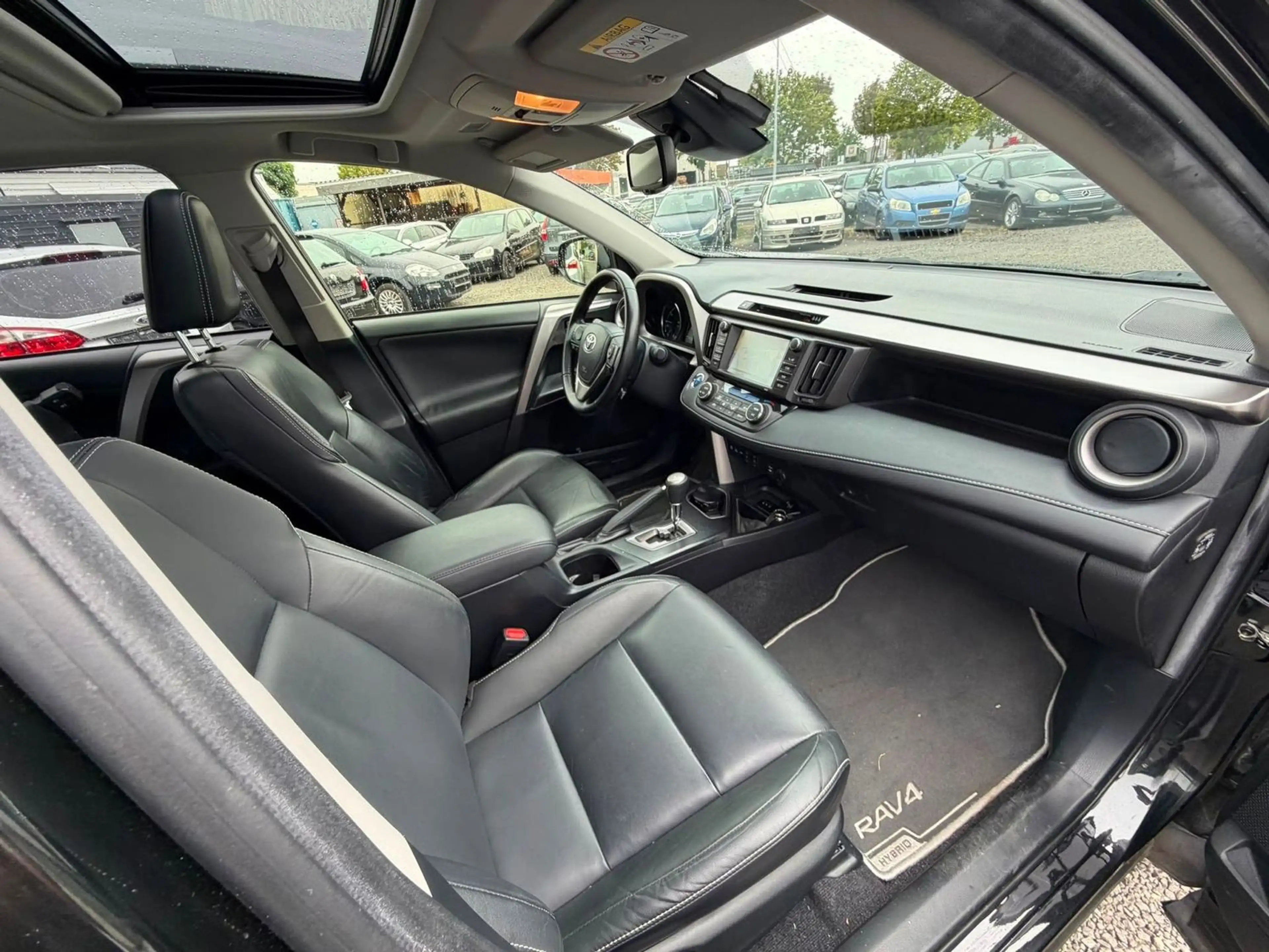 Toyota RAV 4 Hybrid Executive aus Rentnerhand Navi Leder Kamer — photo 21