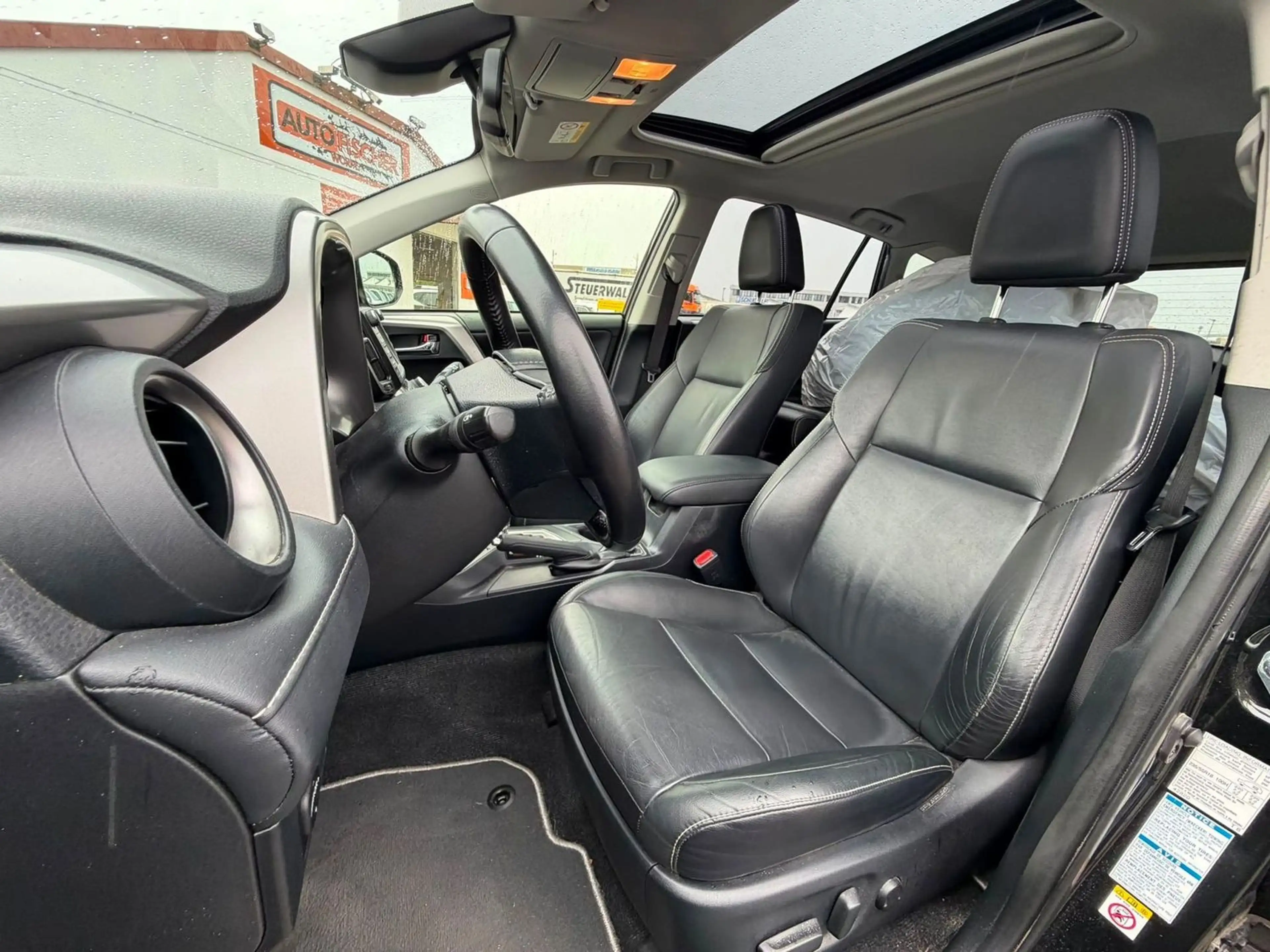 Toyota RAV 4 Hybrid Executive aus Rentnerhand Navi Leder Kamer — photo 10