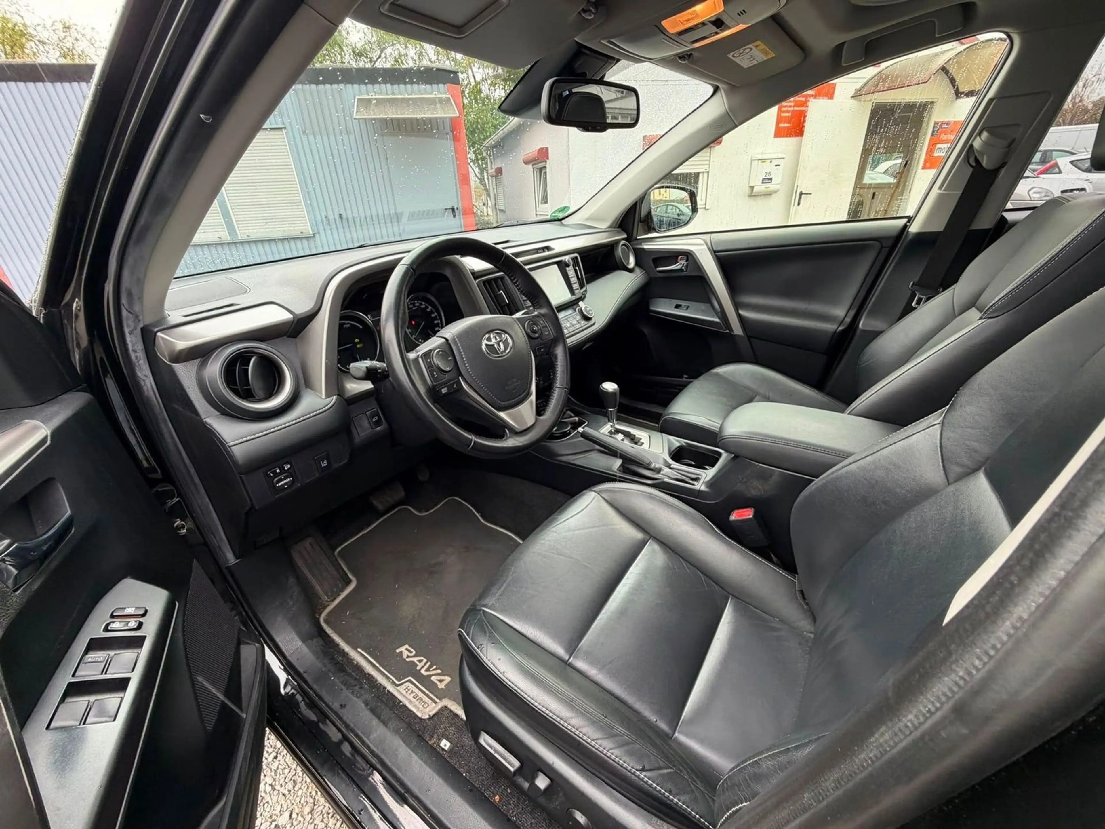 Toyota RAV 4 Hybrid Executive aus Rentnerhand Navi Leder Kamer — photo 9