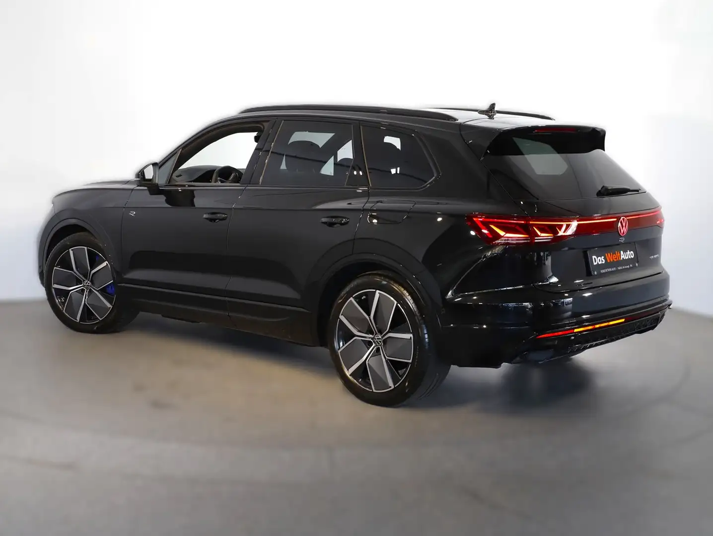 Volkswagen Touareg R eHybrid TSI 4MOTION Schwarz - 2
