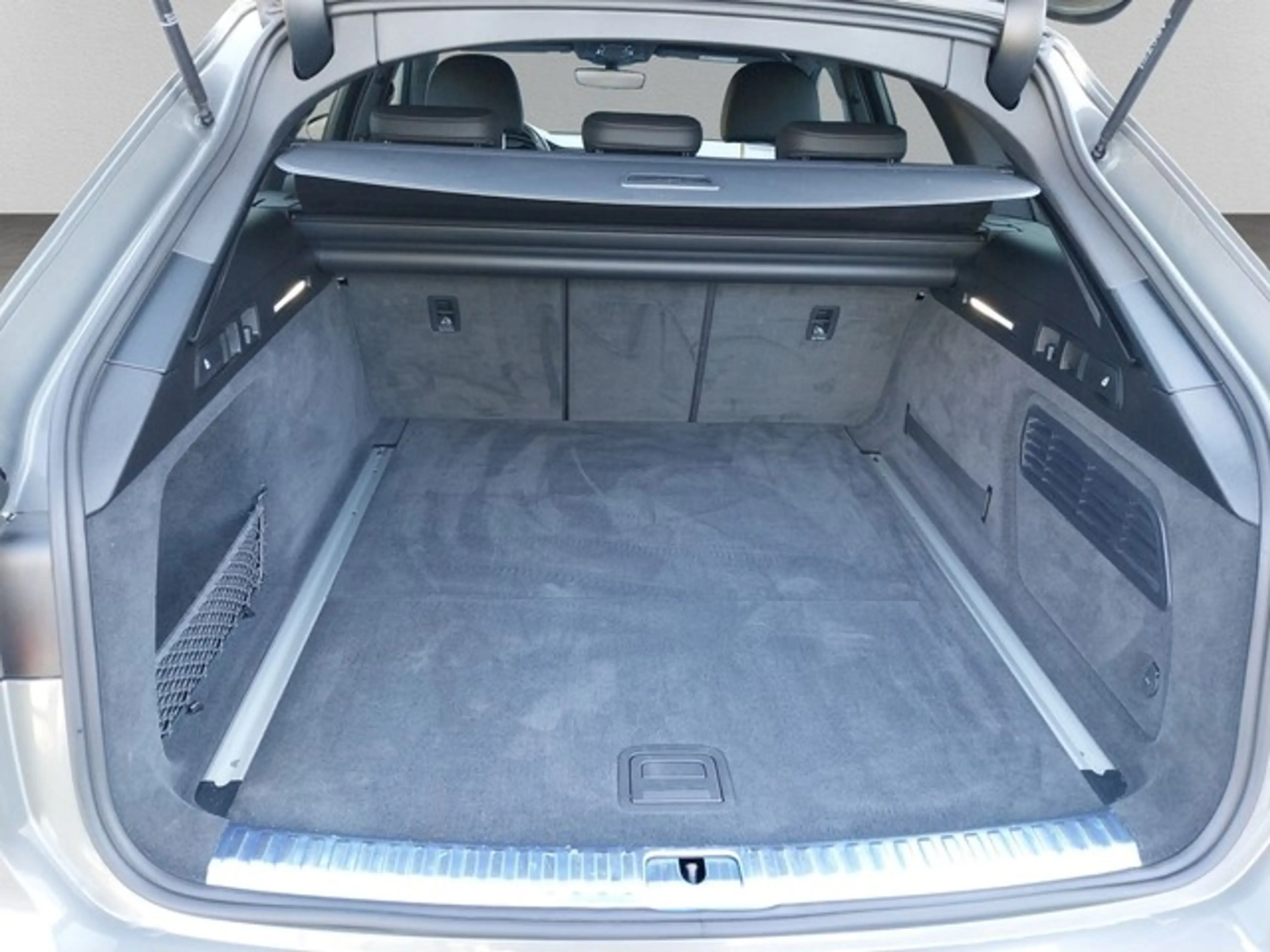 Audi A6 Avant S line 45TFSI quattro Matrix Navi 21" — photo 14