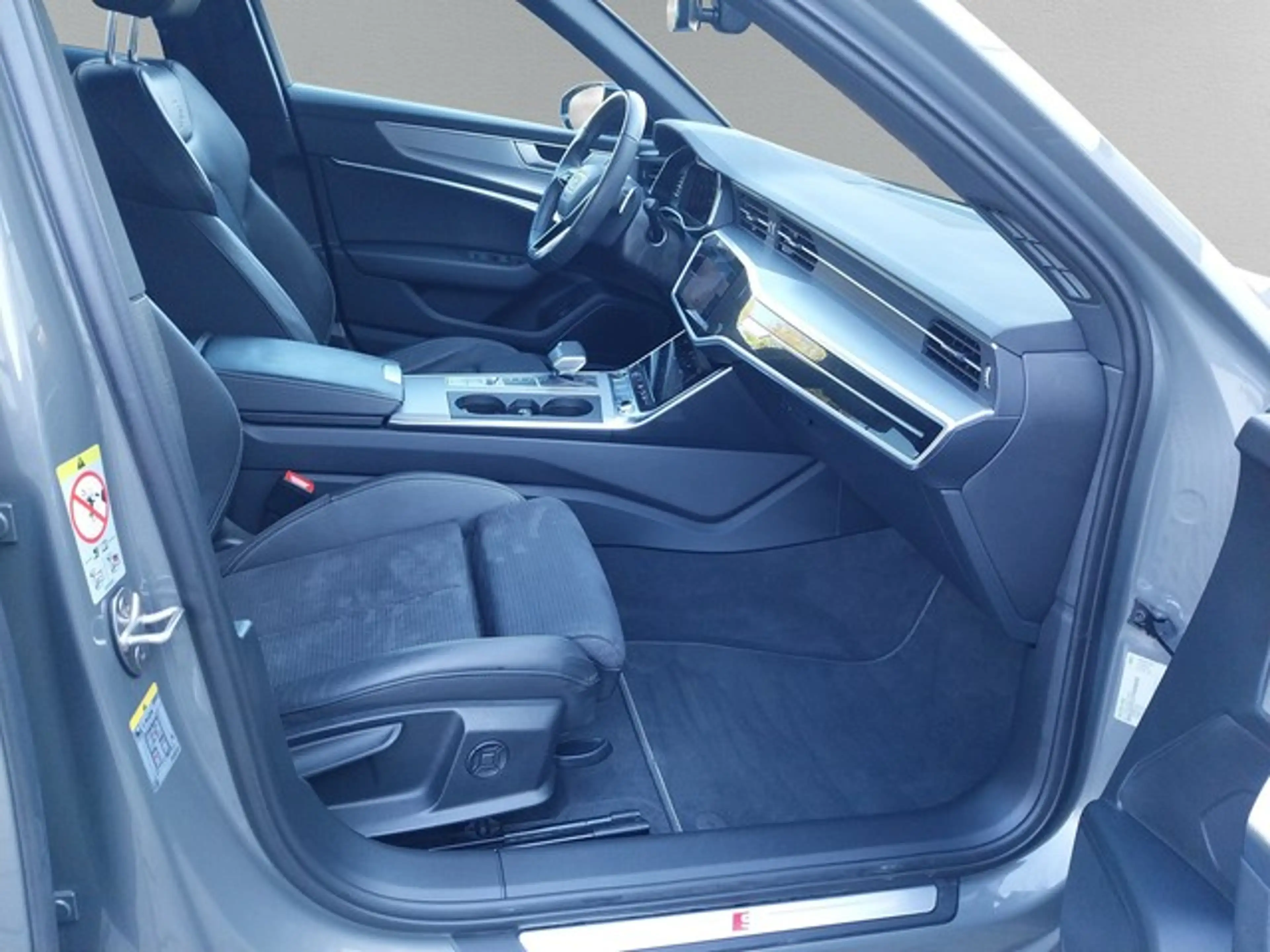 Audi A6 Avant S line 45TFSI quattro Matrix Navi 21" — photo 7