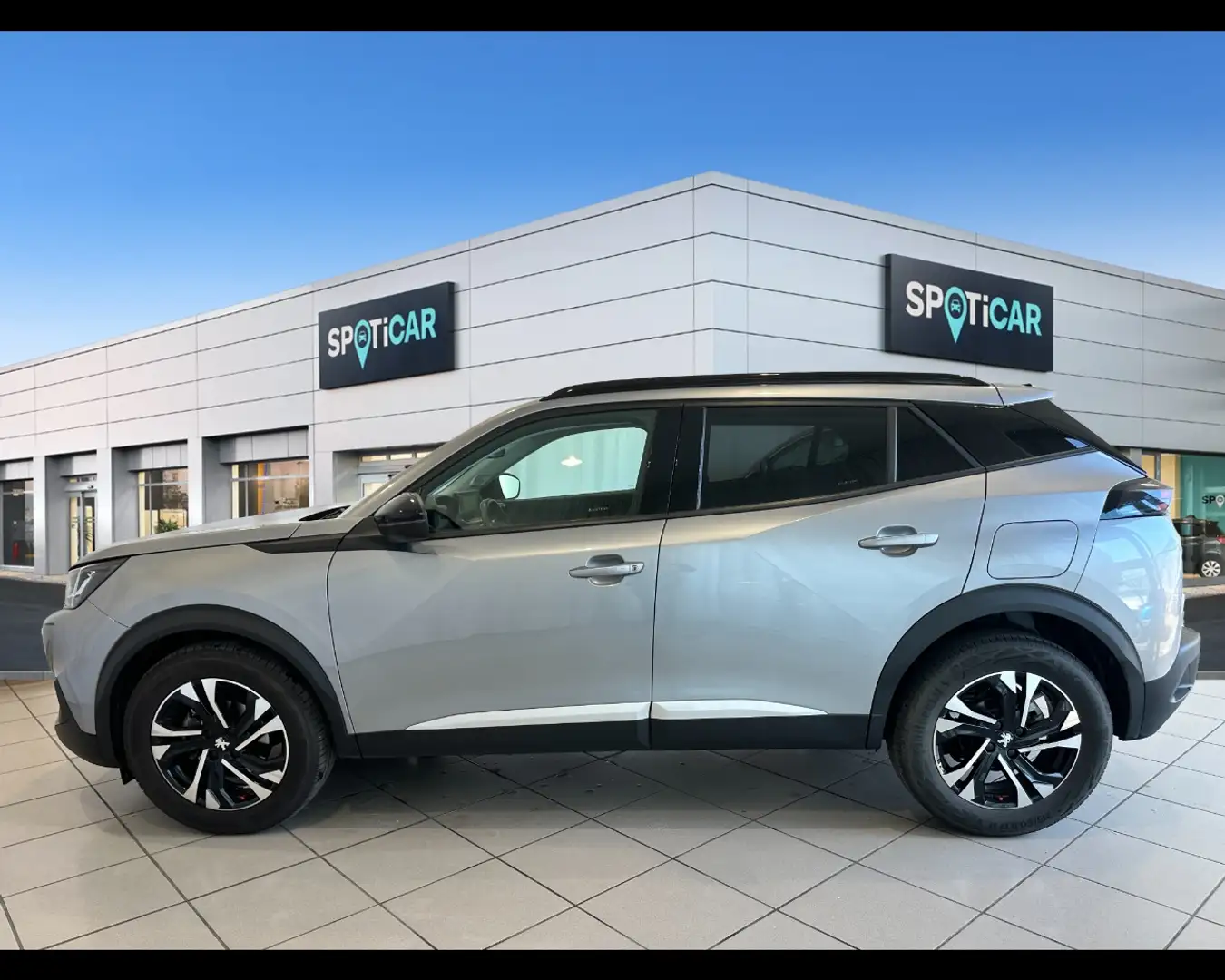 Peugeot 2008 1.2 PureTech Allure Pack Gris - 2