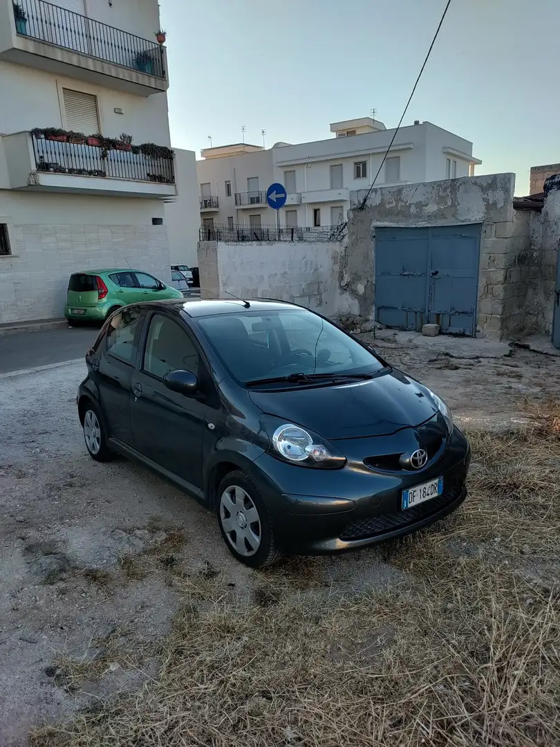 Toyota Aygo 5p 1.4d Sol - 2