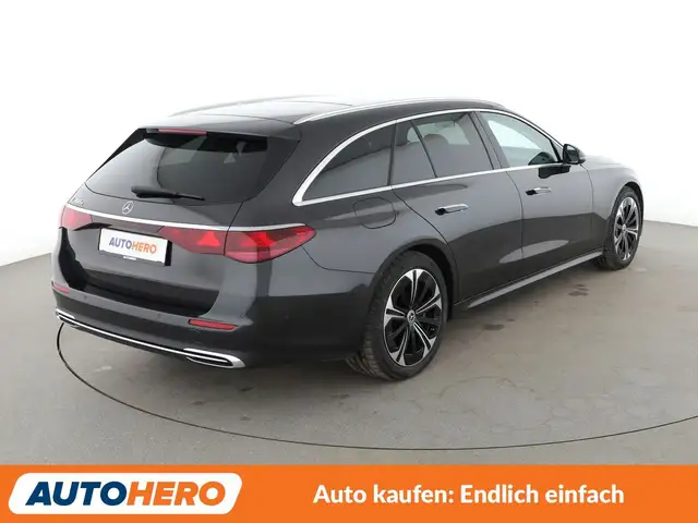 Mercedes-Benz 300 view 6