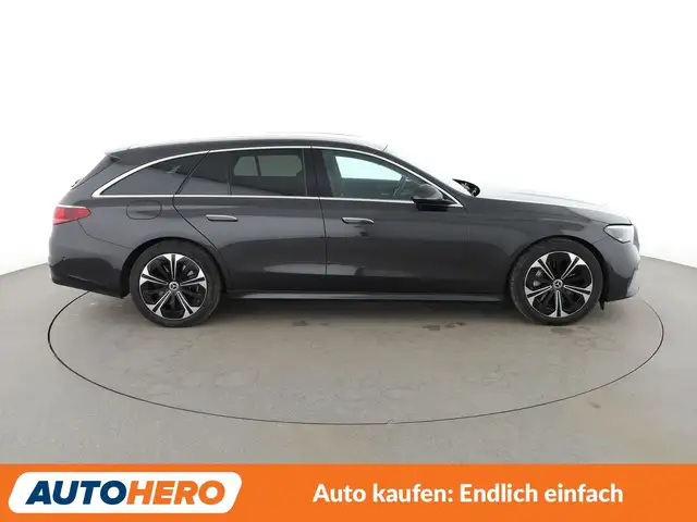 Mercedes-Benz 300 view 7
