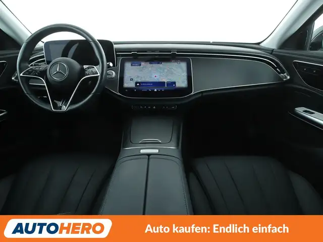 Mercedes-Benz 300 view 12