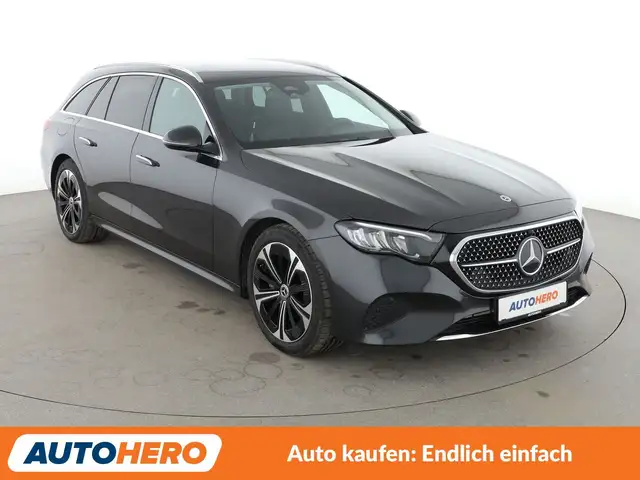 Mercedes-Benz 300 view 8