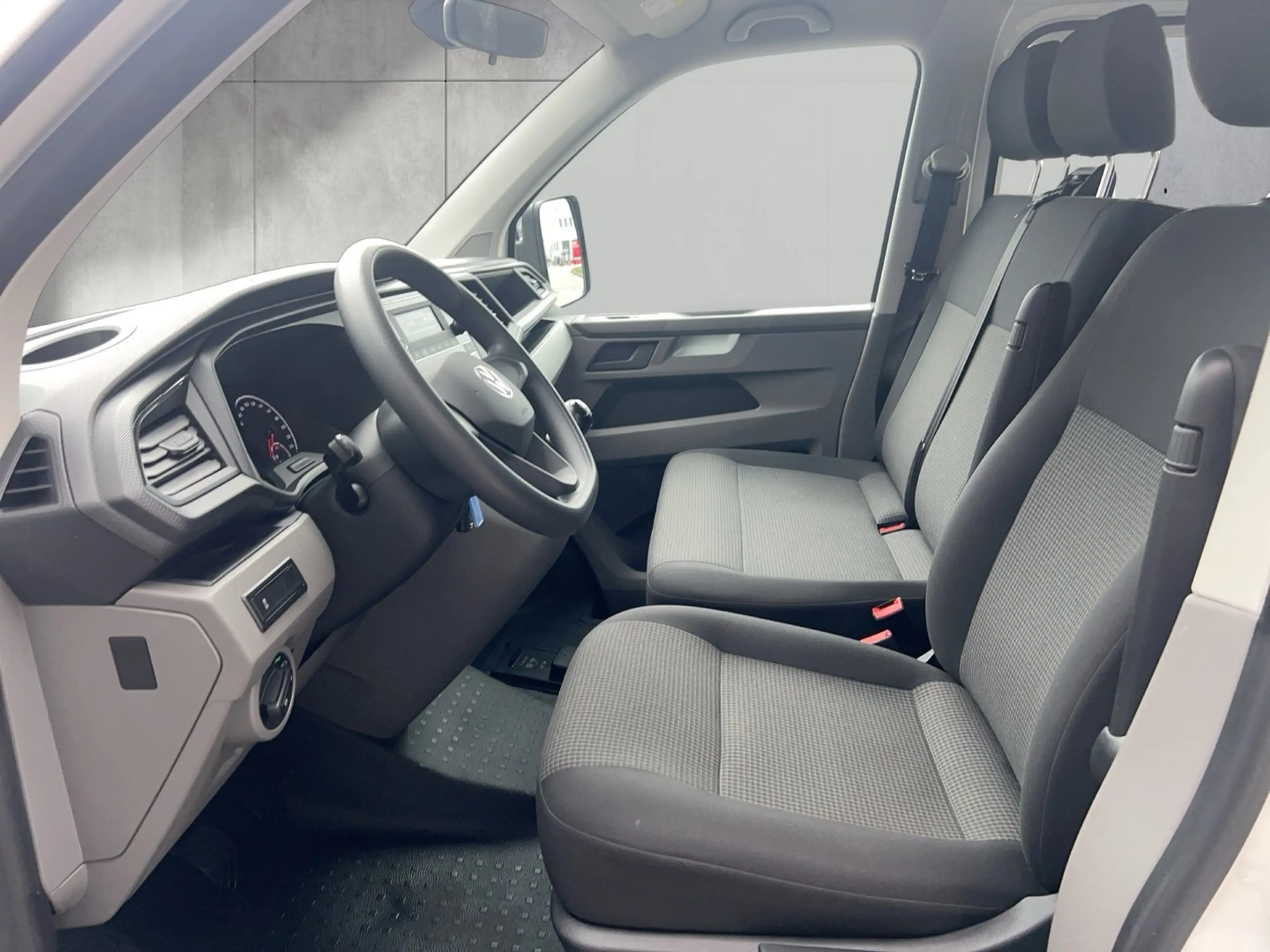 Volkswagen T6.1 Transporter Doka-Pritsche TDI — photo 9