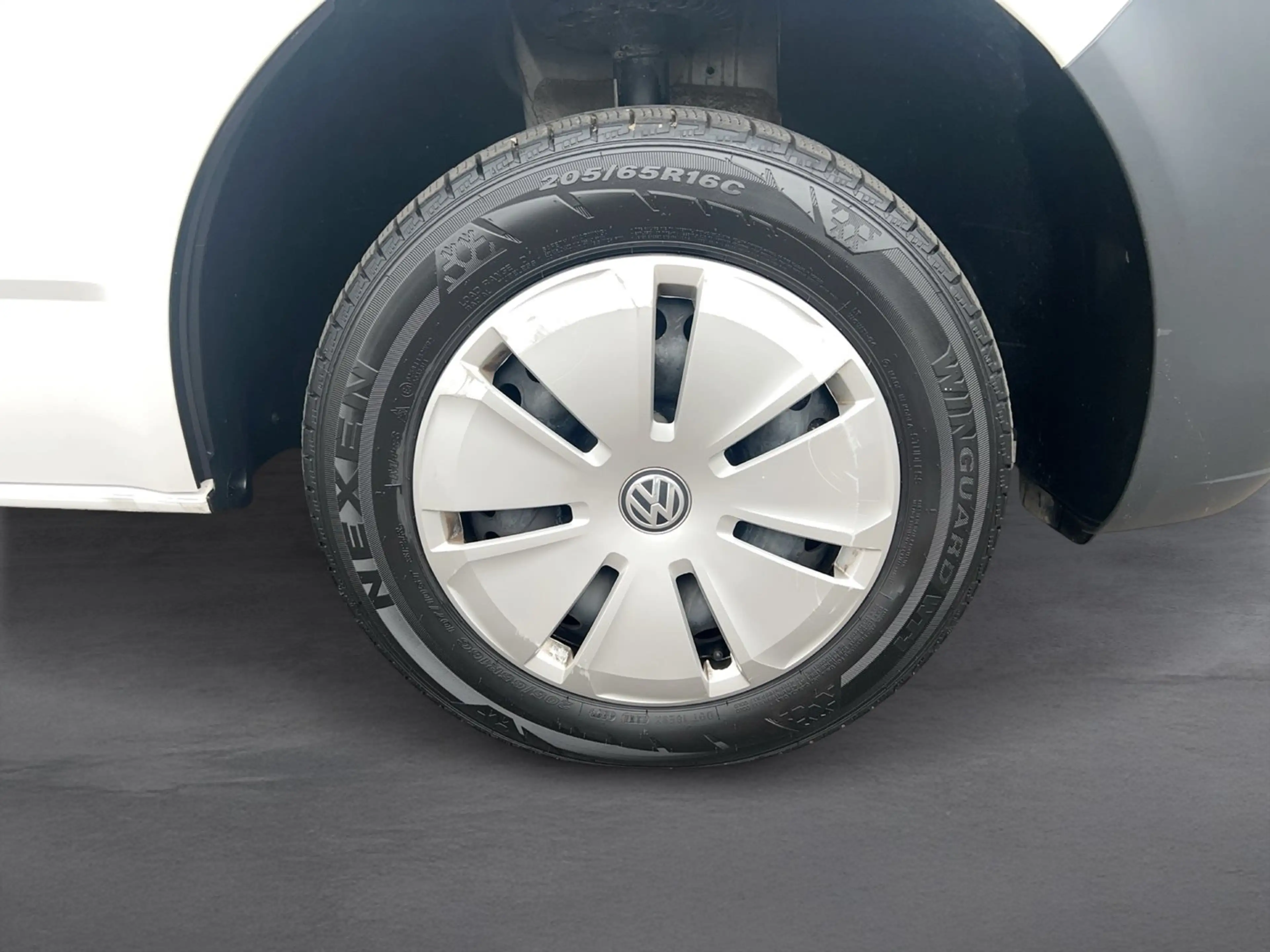 Volkswagen T6.1 Transporter Doka-Pritsche TDI — photo 7
