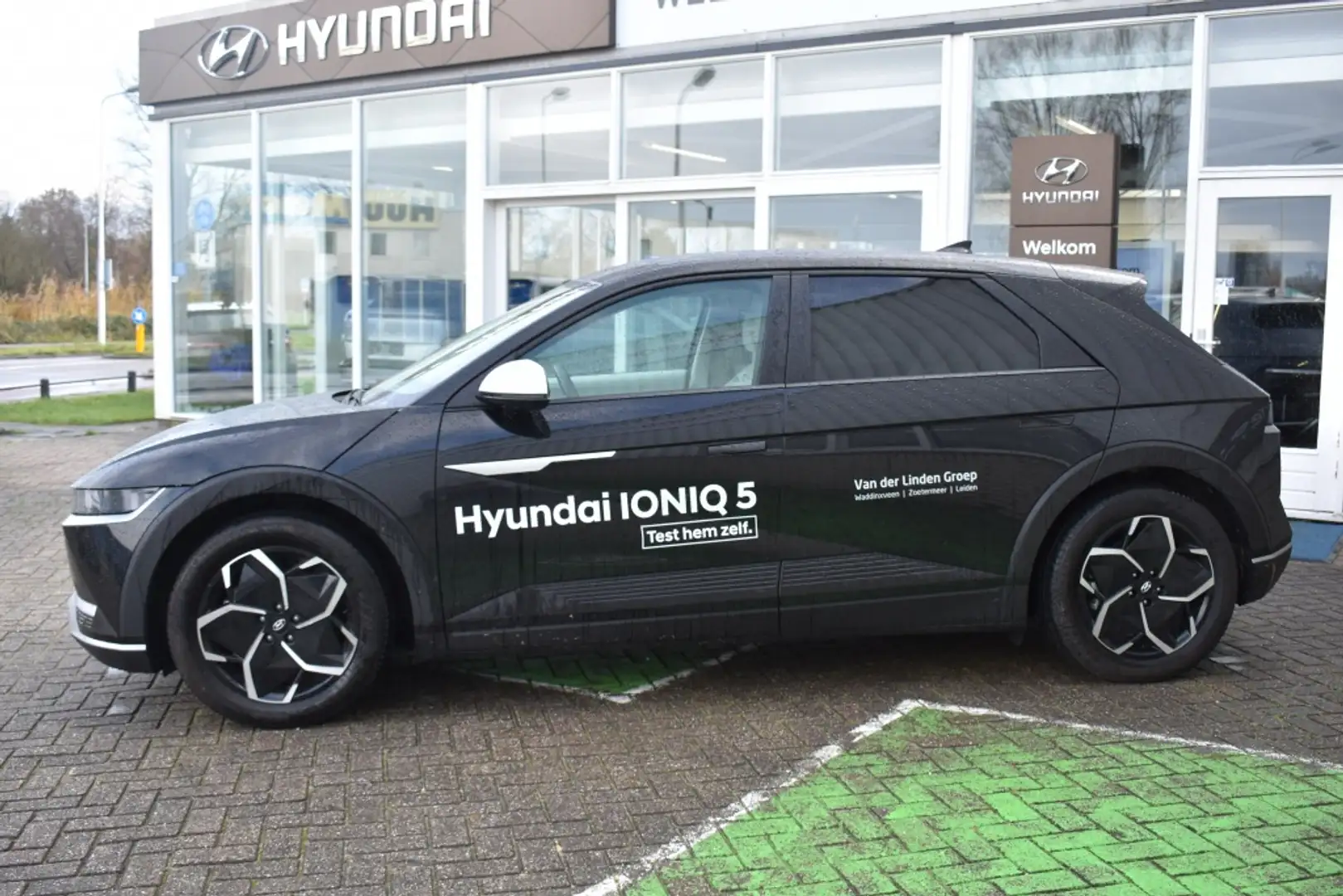 Hyundai IONIQ 5 73 kWh Connect+ DEMO 305pk/AWD/Navi/Cam/Winter/Cli Zwart - 2