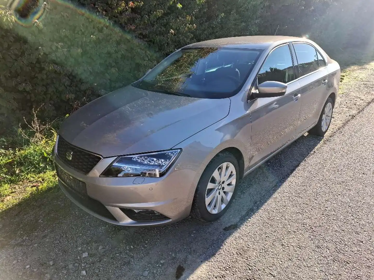 SEAT Toledo Toledo 1,6 TDI CR Style Style Silber - 2