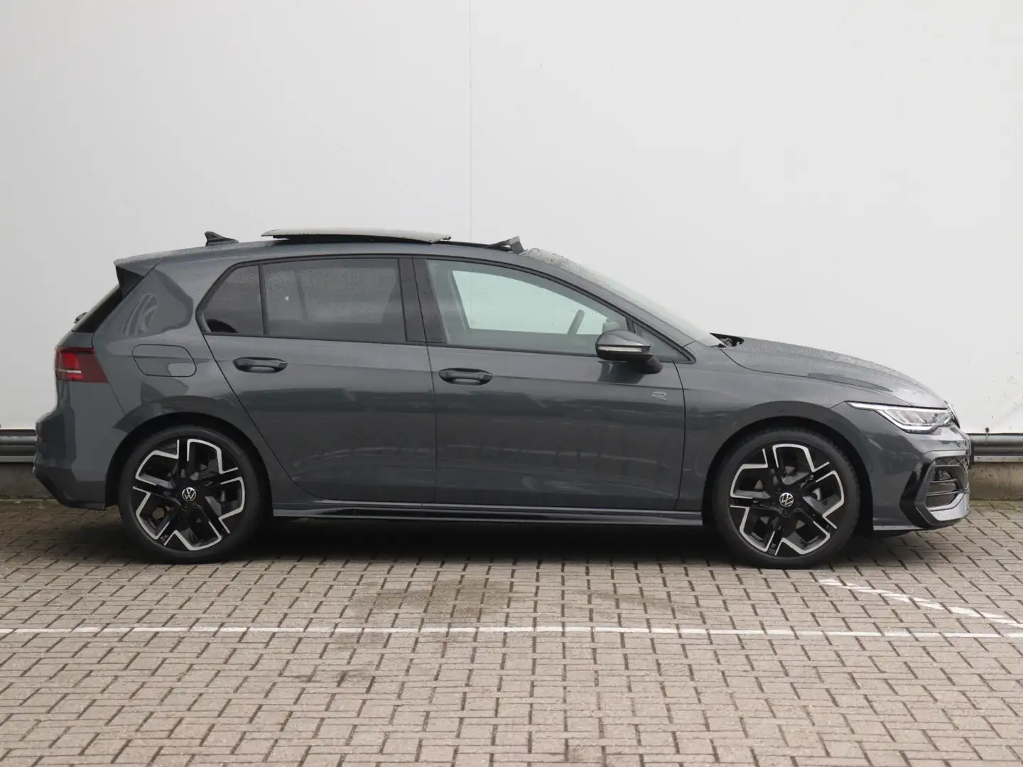 Volkswagen Golf 1.5 eTSI R-Line Edition 8.5 150pk DSG | Panoramada Gris - 2