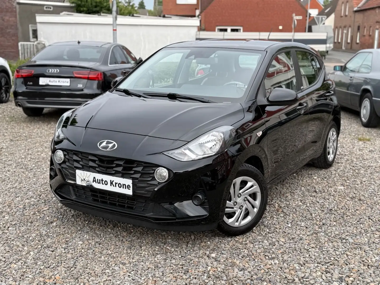 Hyundai i10 Select 1.0 SpurhalteAss. SHZ Tempomat Klima Zwart - 1