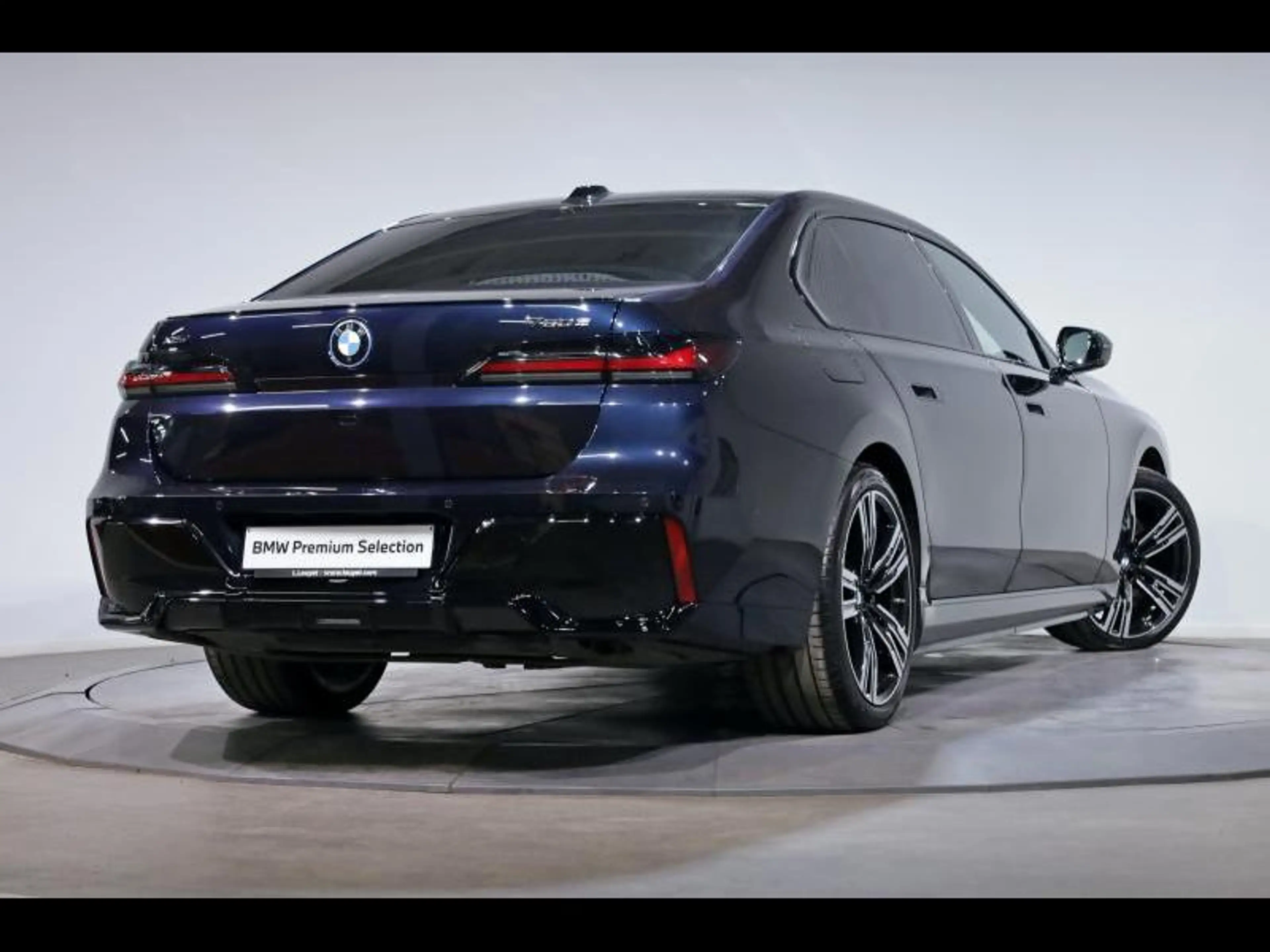BMW 750 e xDrive Kit M Sport — photo 2