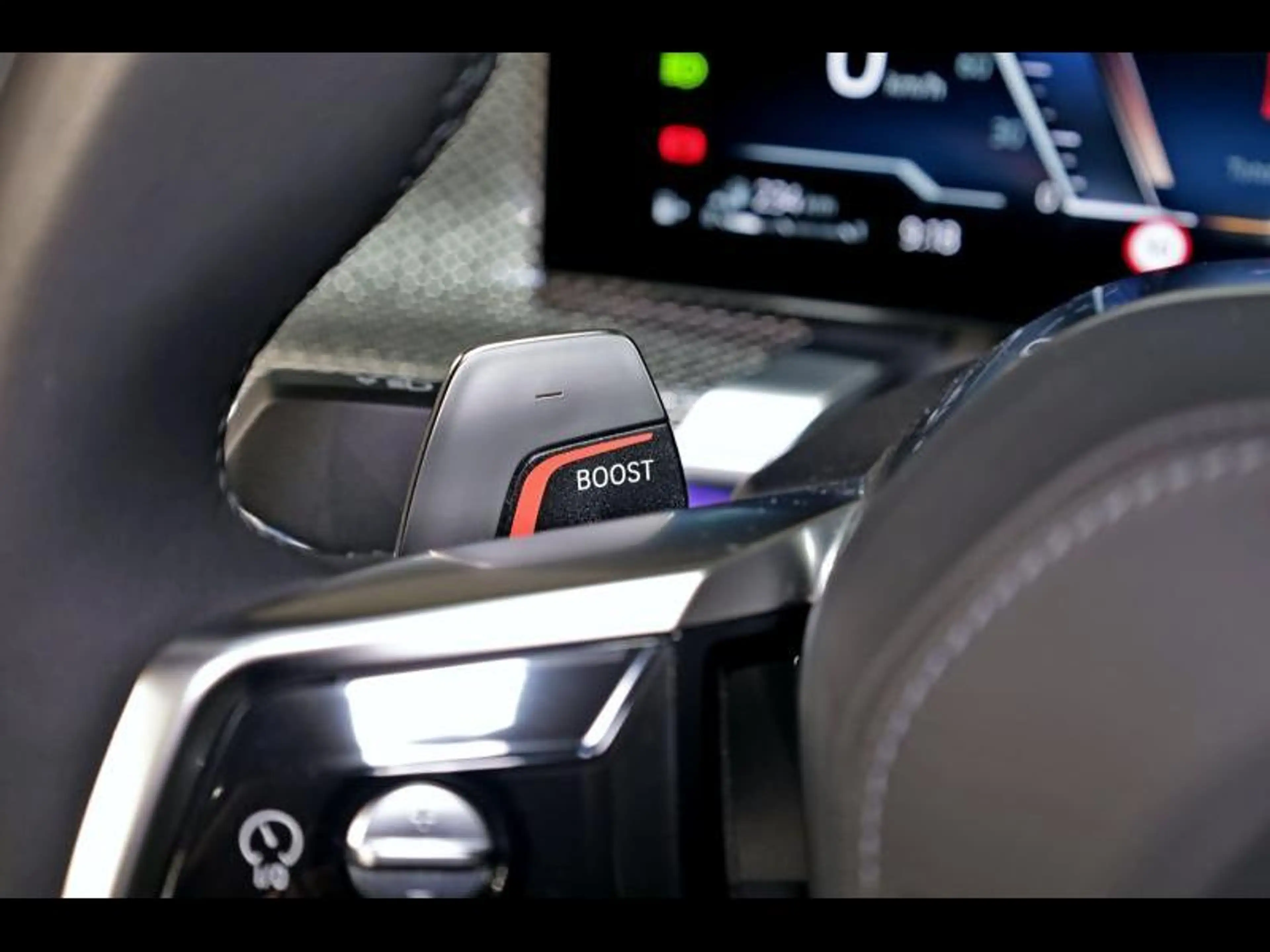 BMW 750 e xDrive Kit M Sport — photo 15