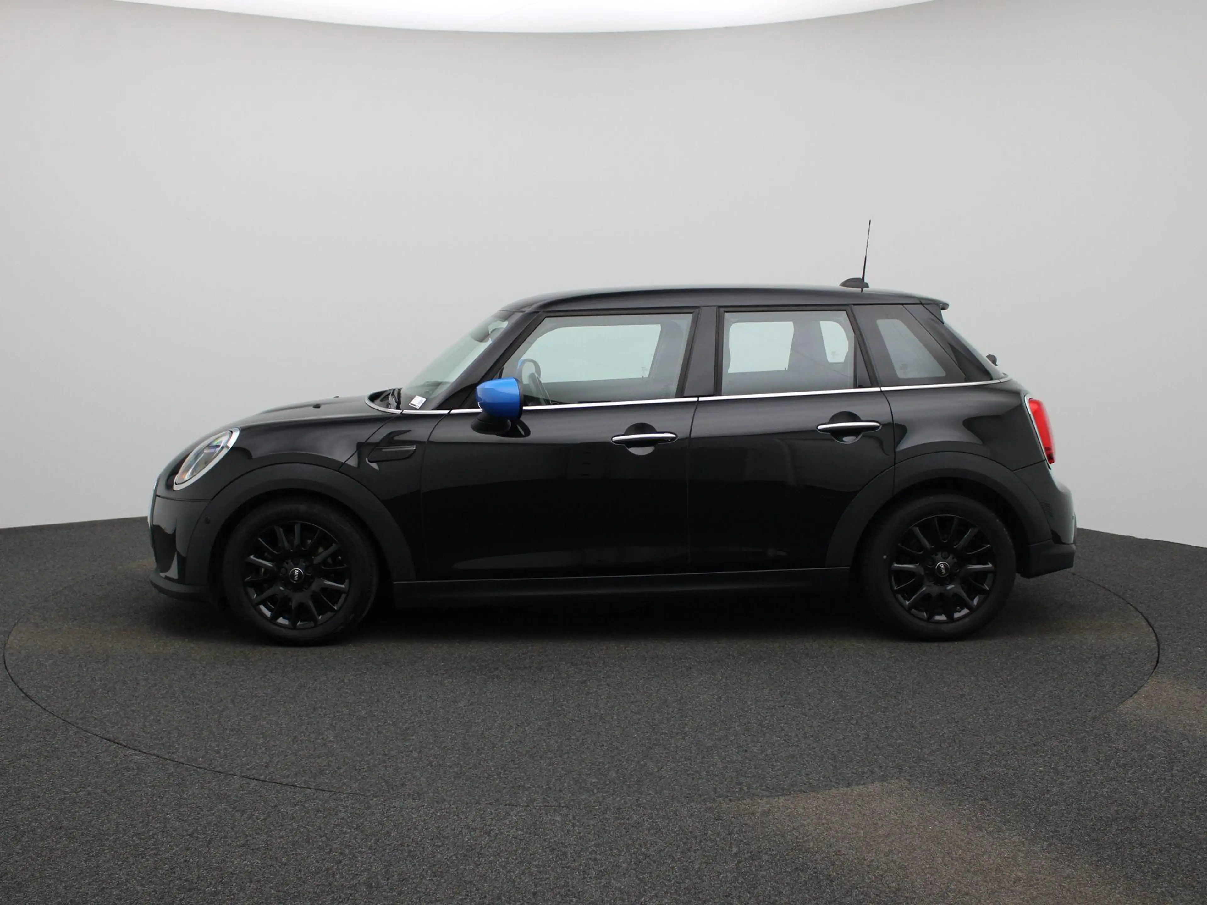 MINI One Mini 5 door NAVI | ECC | PDC — photo 4