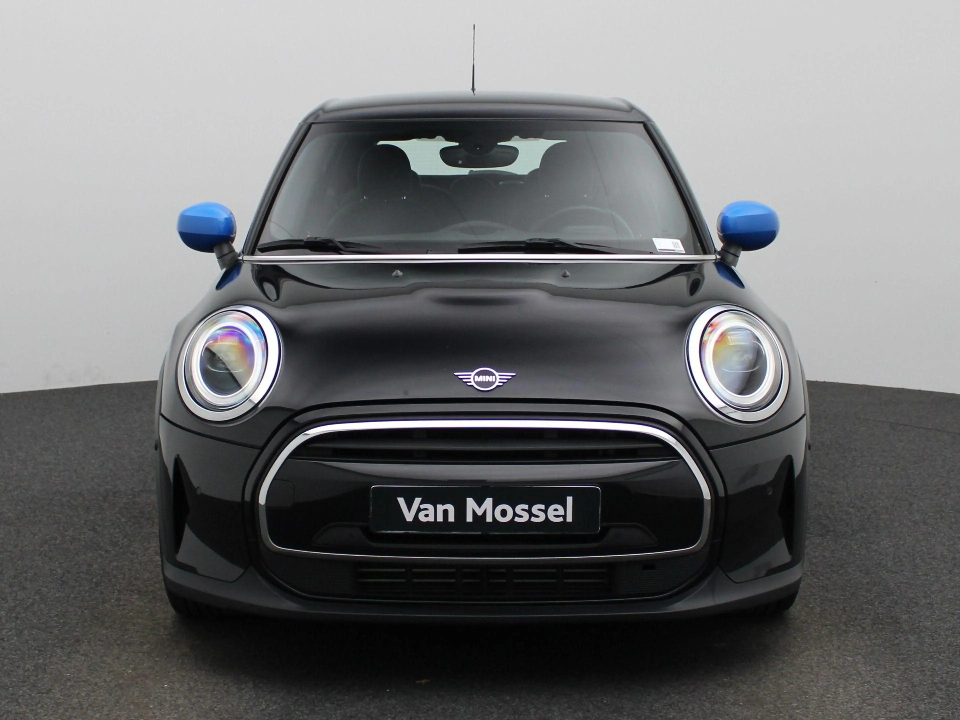 MINI One Mini 5 door NAVI | ECC | PDC — photo 3