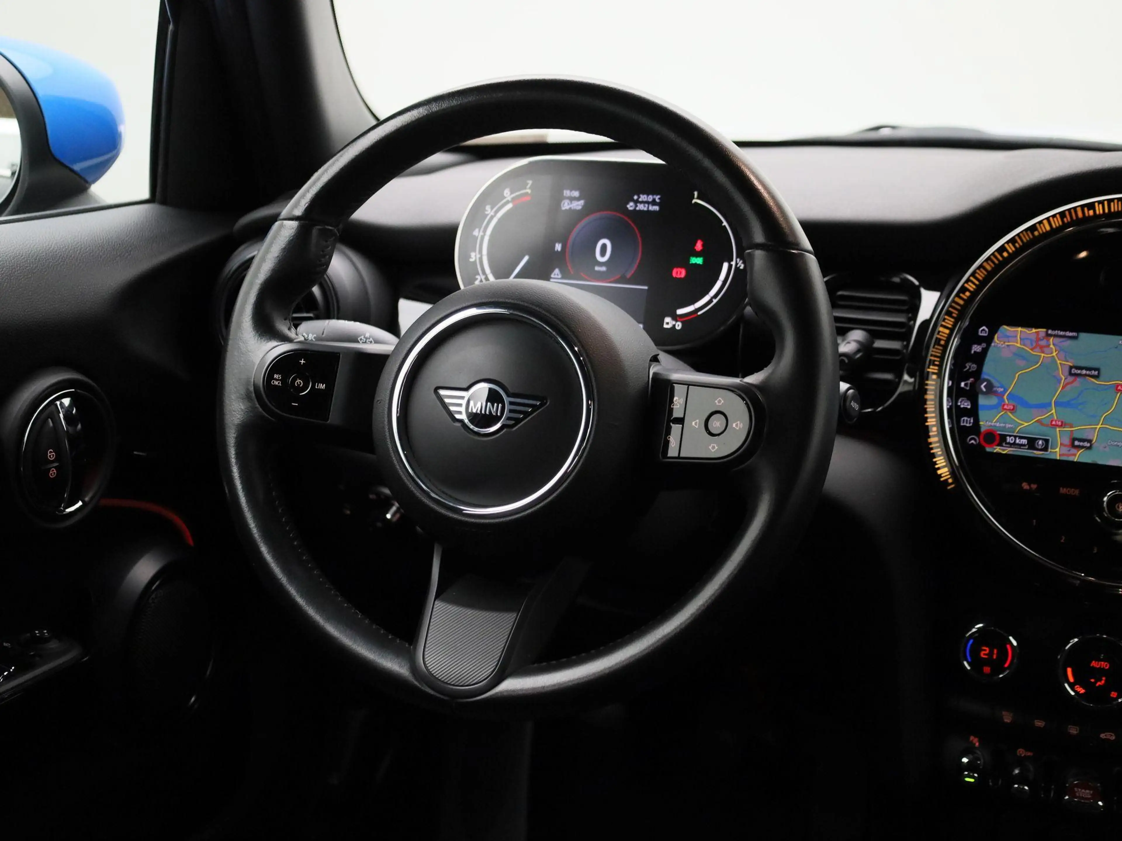 MINI One Mini 5 door NAVI | ECC | PDC — photo 9