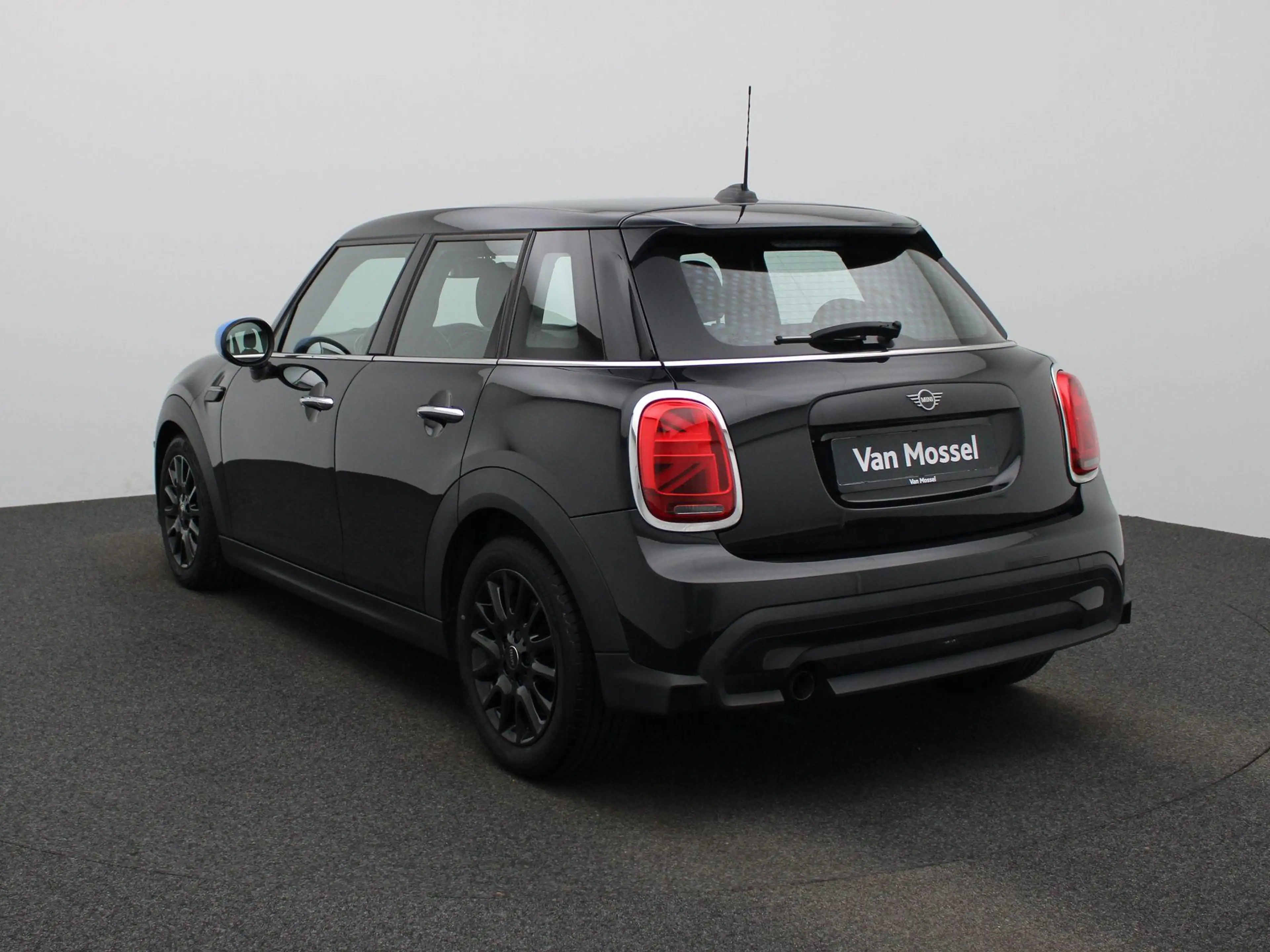 MINI One Mini 5 door NAVI | ECC | PDC — photo 2