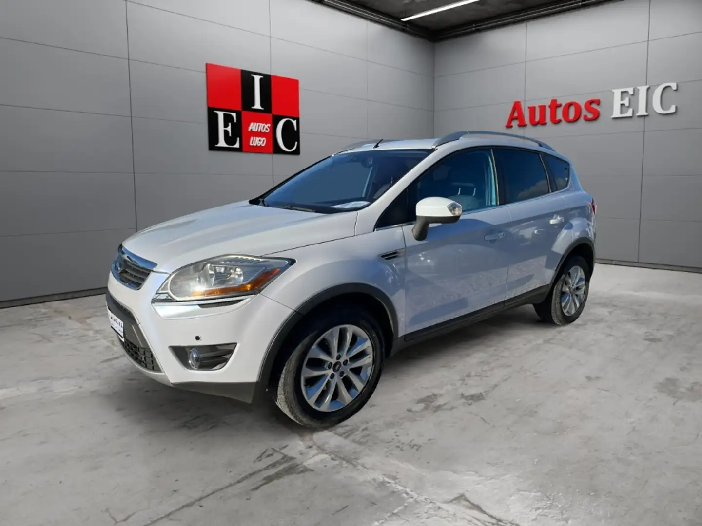 Ford Kuga 2.0TDCI Titanium 4WD Blanco - 1