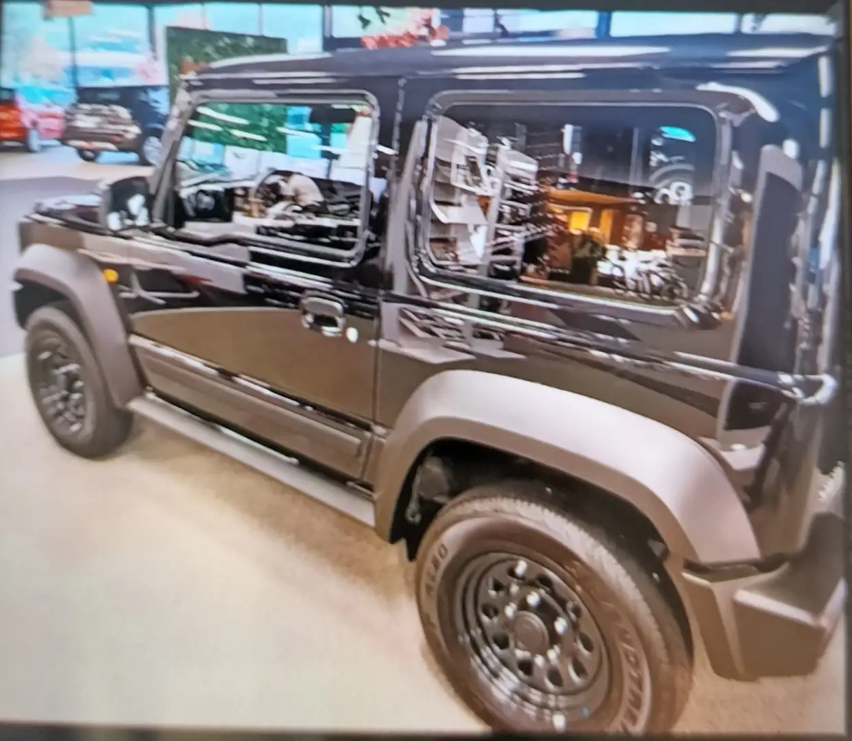 Suzuki Jimny 1.5 AWD "ADVENTURE" FRONTGRILL, PDC, NAVI,TOP-AUTO Amarillo - 2