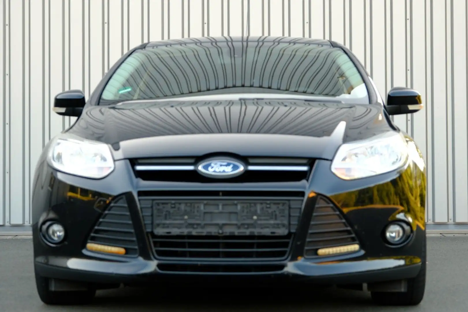 Ford Focus Lim. Sync Edition Schwarz - 2