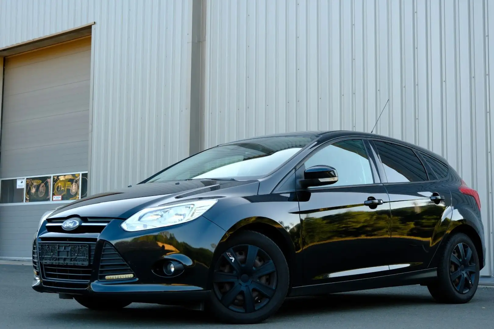 Ford Focus Lim. Sync Edition Schwarz - 1