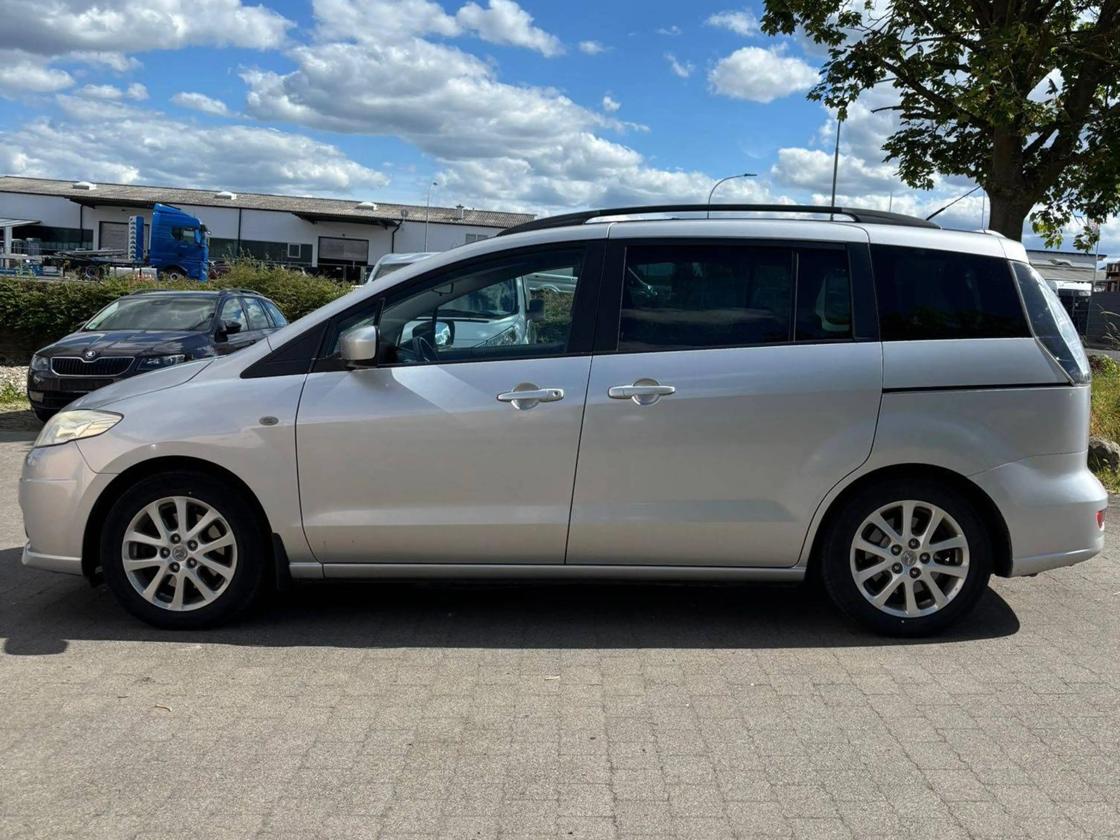 Mazda 5 2.0 CD Active*SITZHEIZUNG*ALU*TEMPOMAT*LEDERLENKRAD* — photo 9