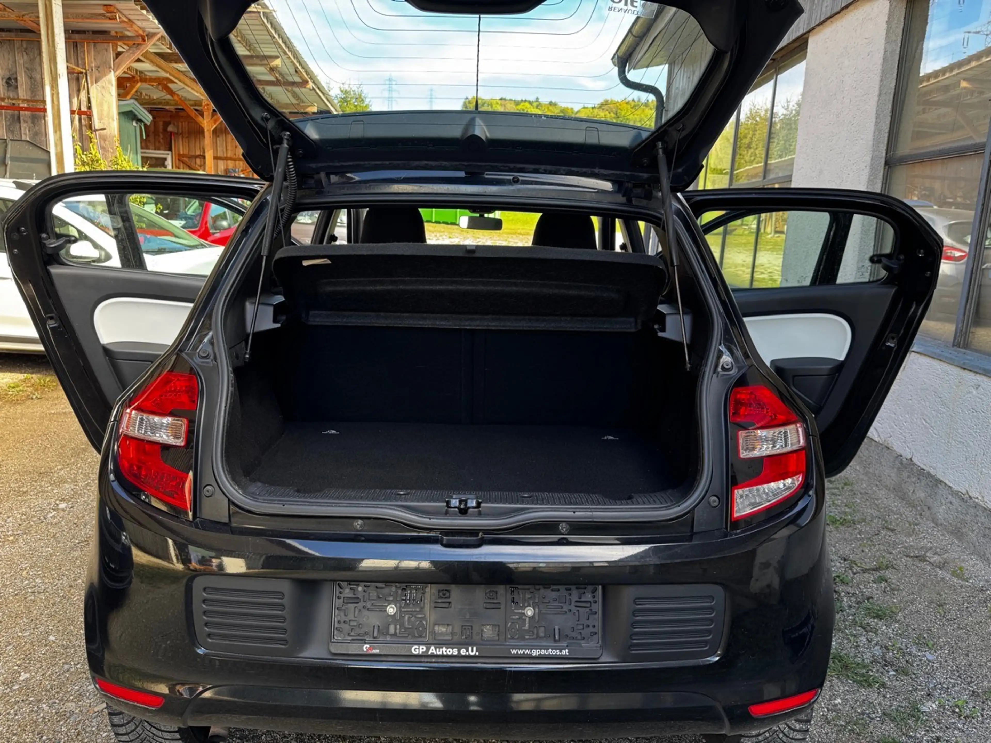 Renault Twingo 1,0 - Erstbesitz, gute Ausstattung. — photo 11