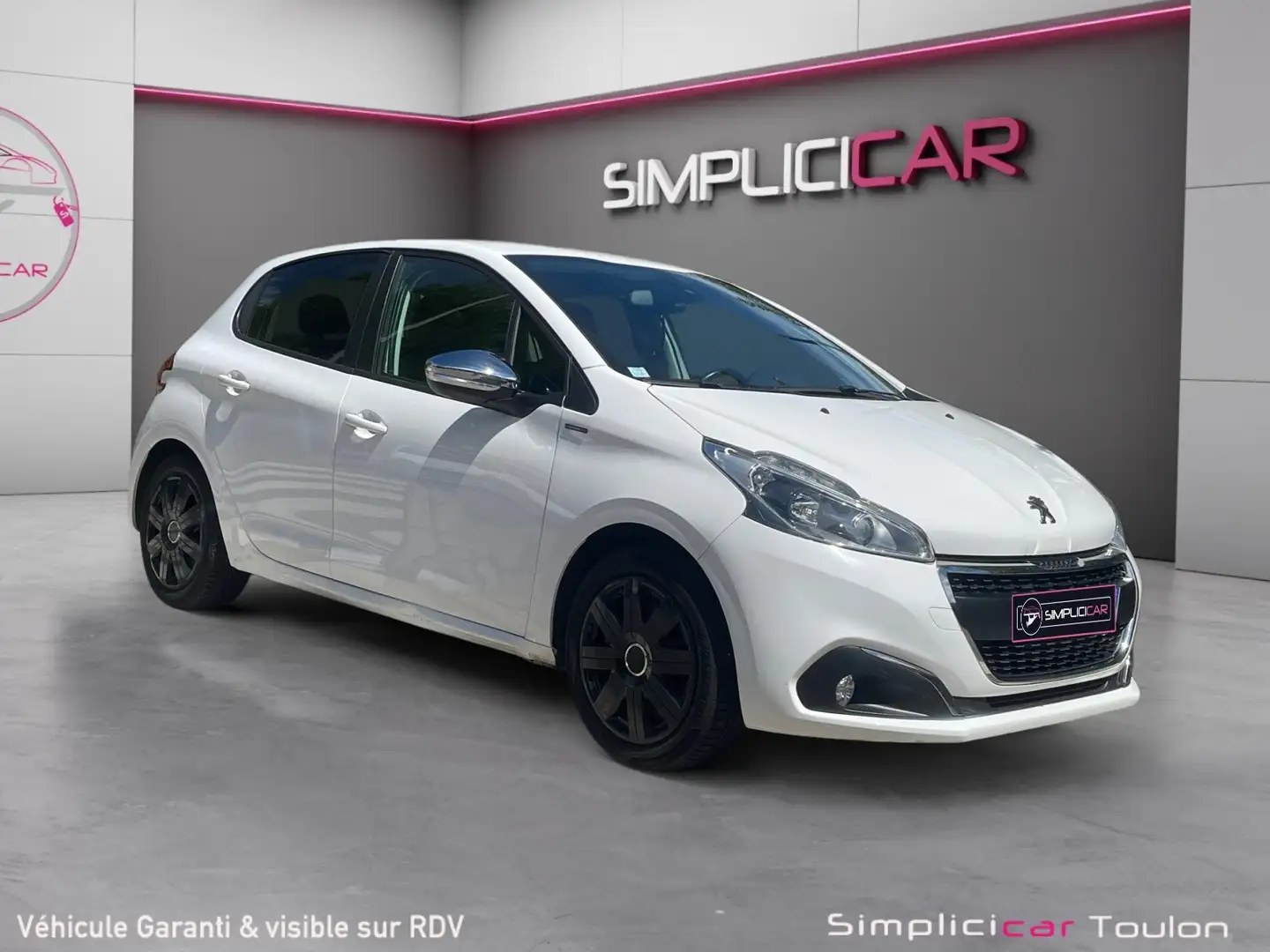 Peugeot 208 208 PureTech 82ch S\u0026amp;S BVM5 Signature Weiß - 1