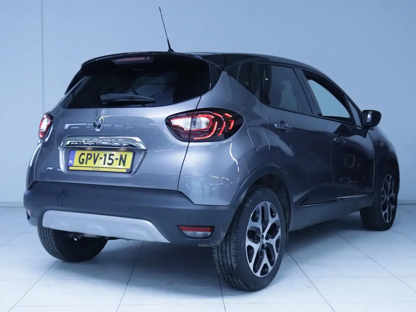 Renault Captur 1.3 TCe Intens Clima/Navi/Stoelverwarming Grijs - 2