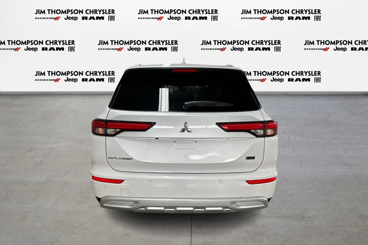 Mitsubishi Outlander снимка Mitsubishi Outlander