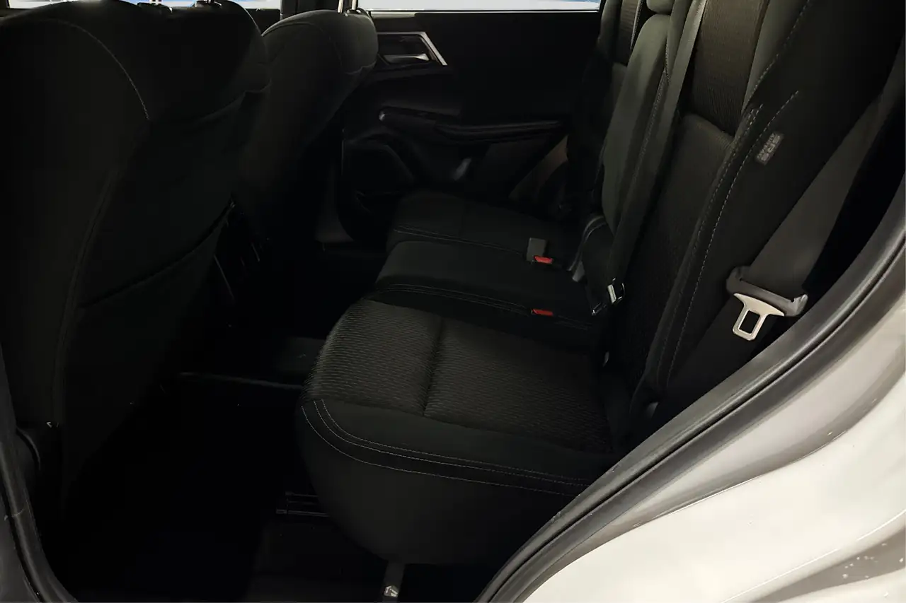 Mitsubishi Outlander снимка Mitsubishi Outlander