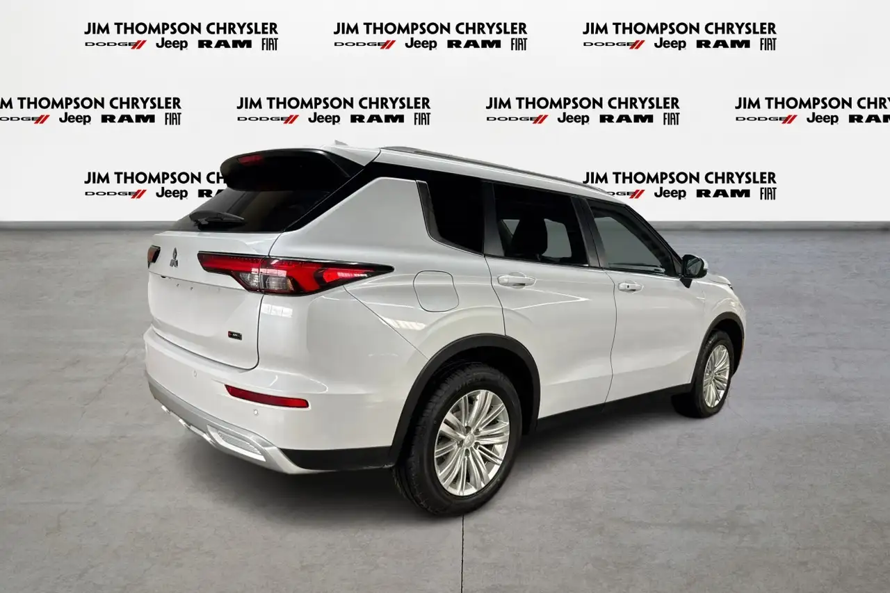 Mitsubishi Outlander снимка Mitsubishi Outlander